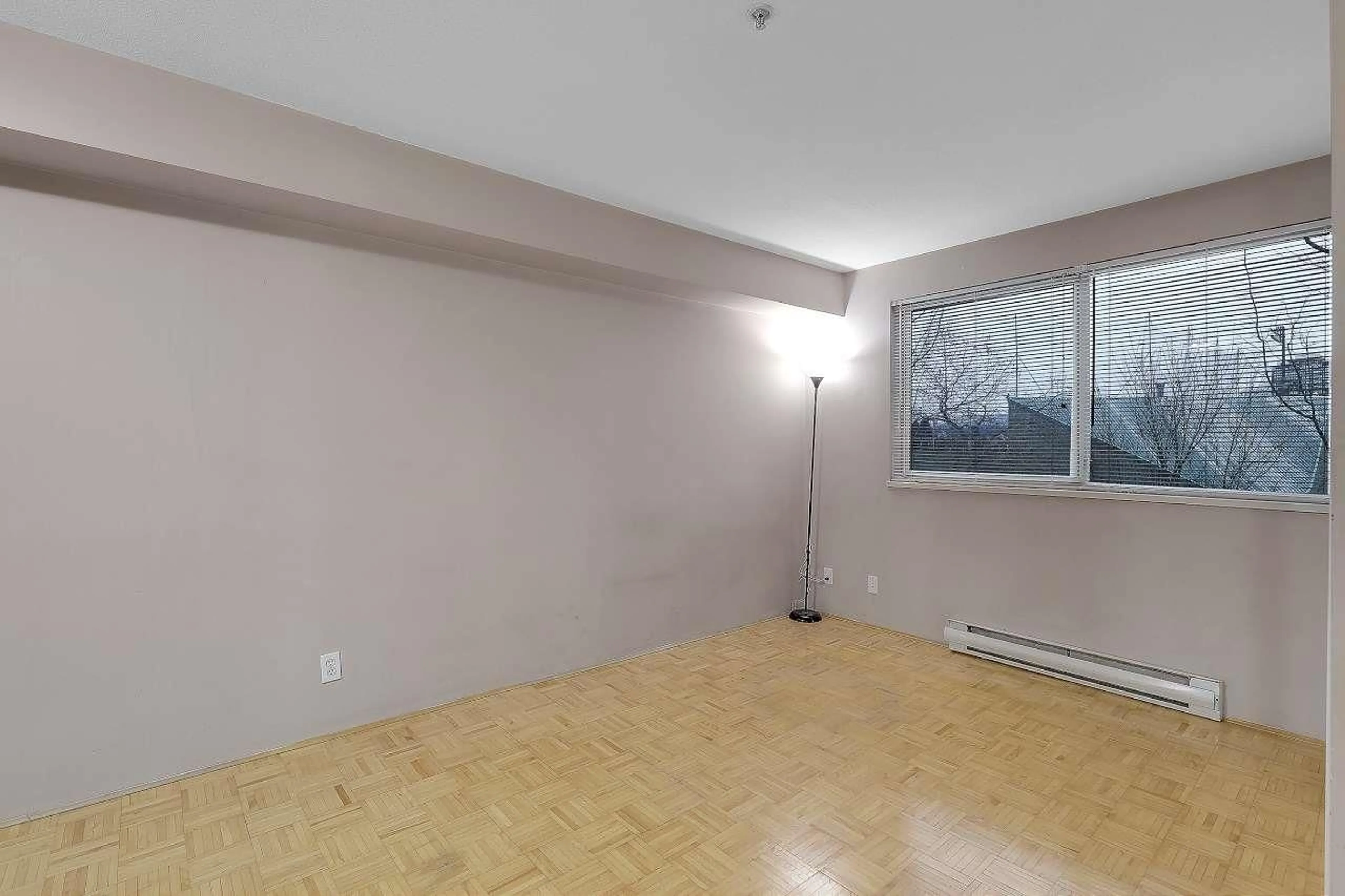 A pic of a room for 308 - 10533 UNIVERSITY DRIVE, Surrey British Columbia V3T5T7