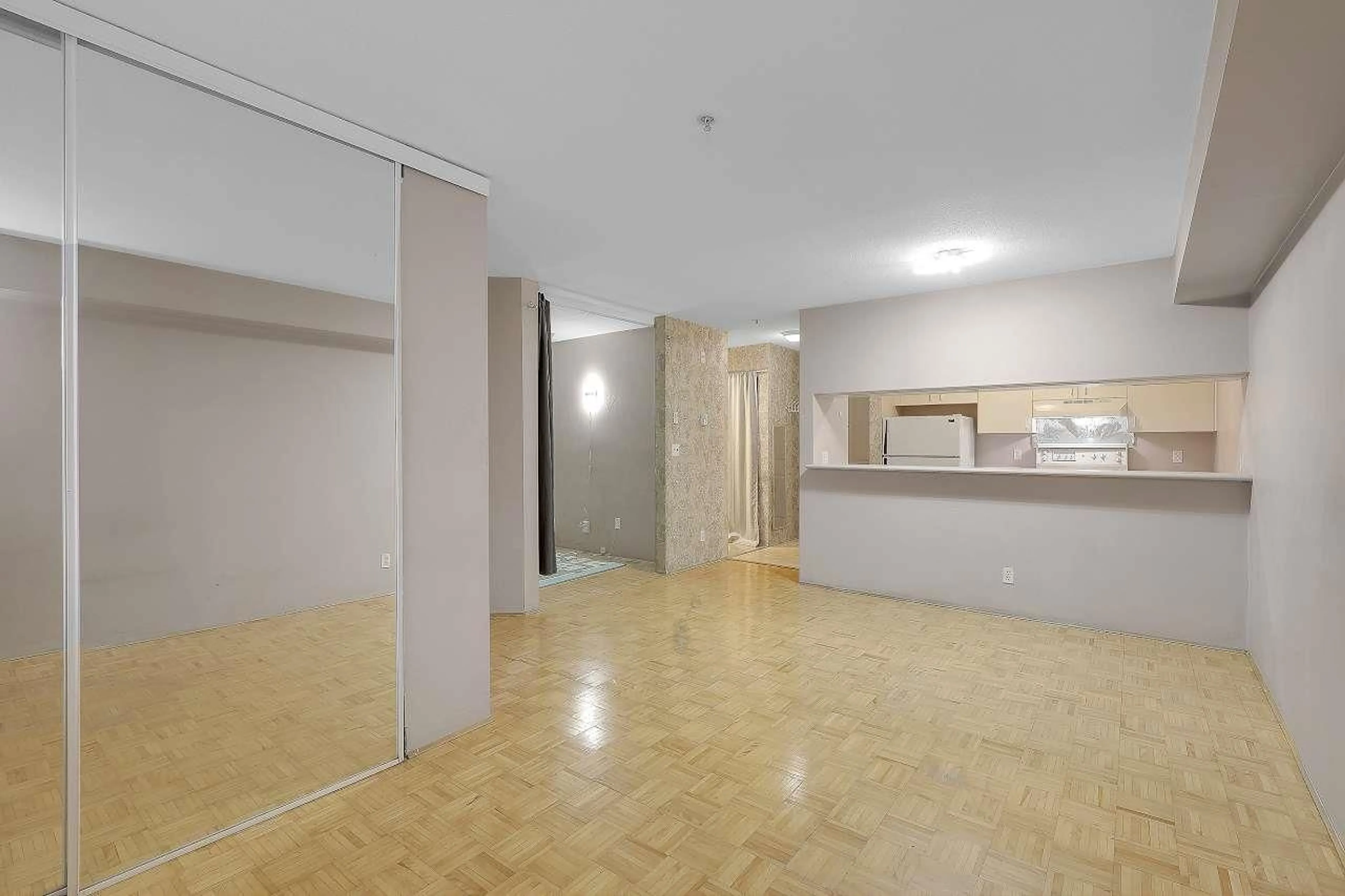 A pic of a room for 308 - 10533 UNIVERSITY DRIVE, Surrey British Columbia V3T5T7