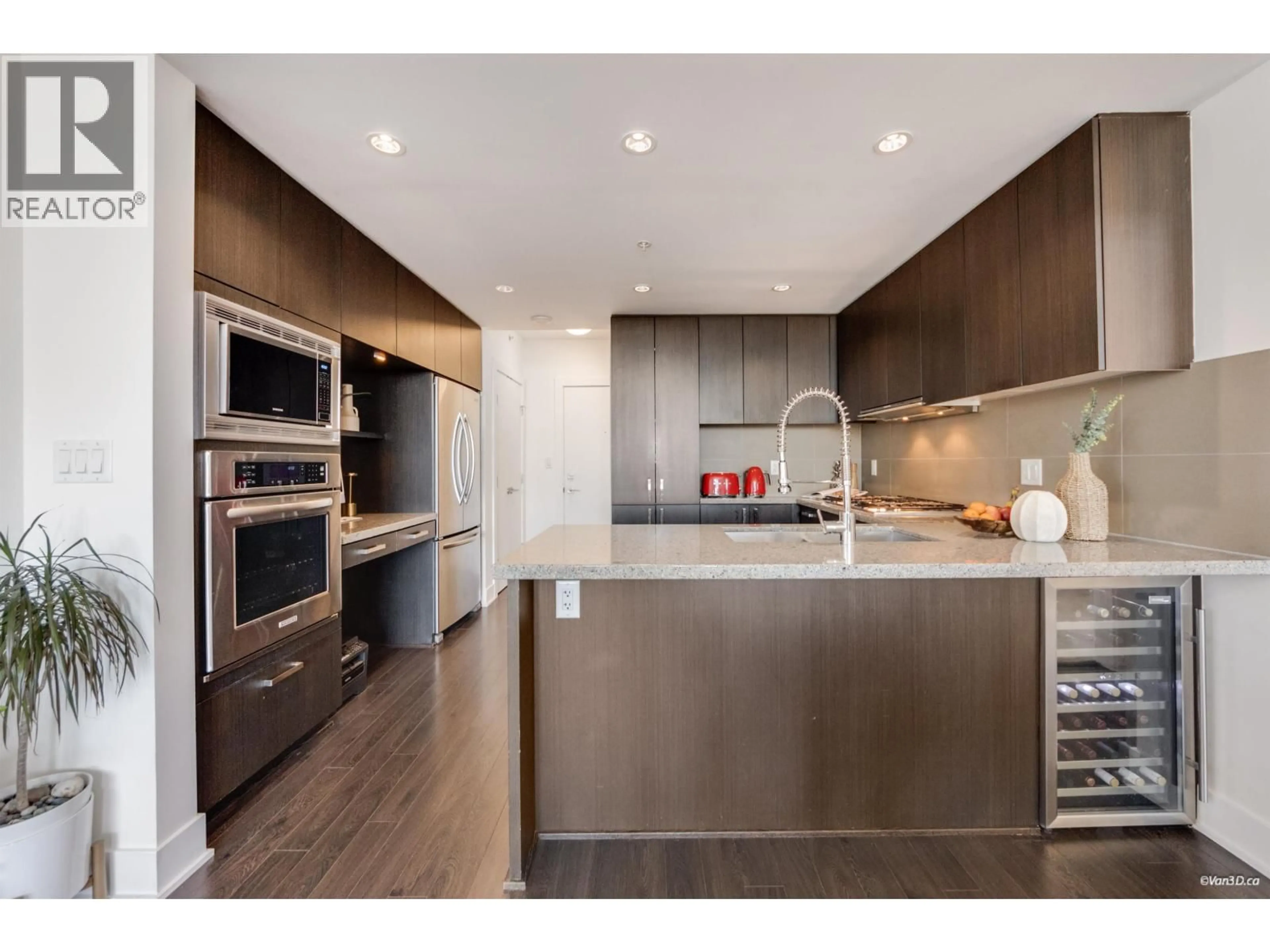 Contemporary kitchen, unknown for 1901 - 1155 THE HIGH STREET, Coquitlam British Columbia V3B7W4