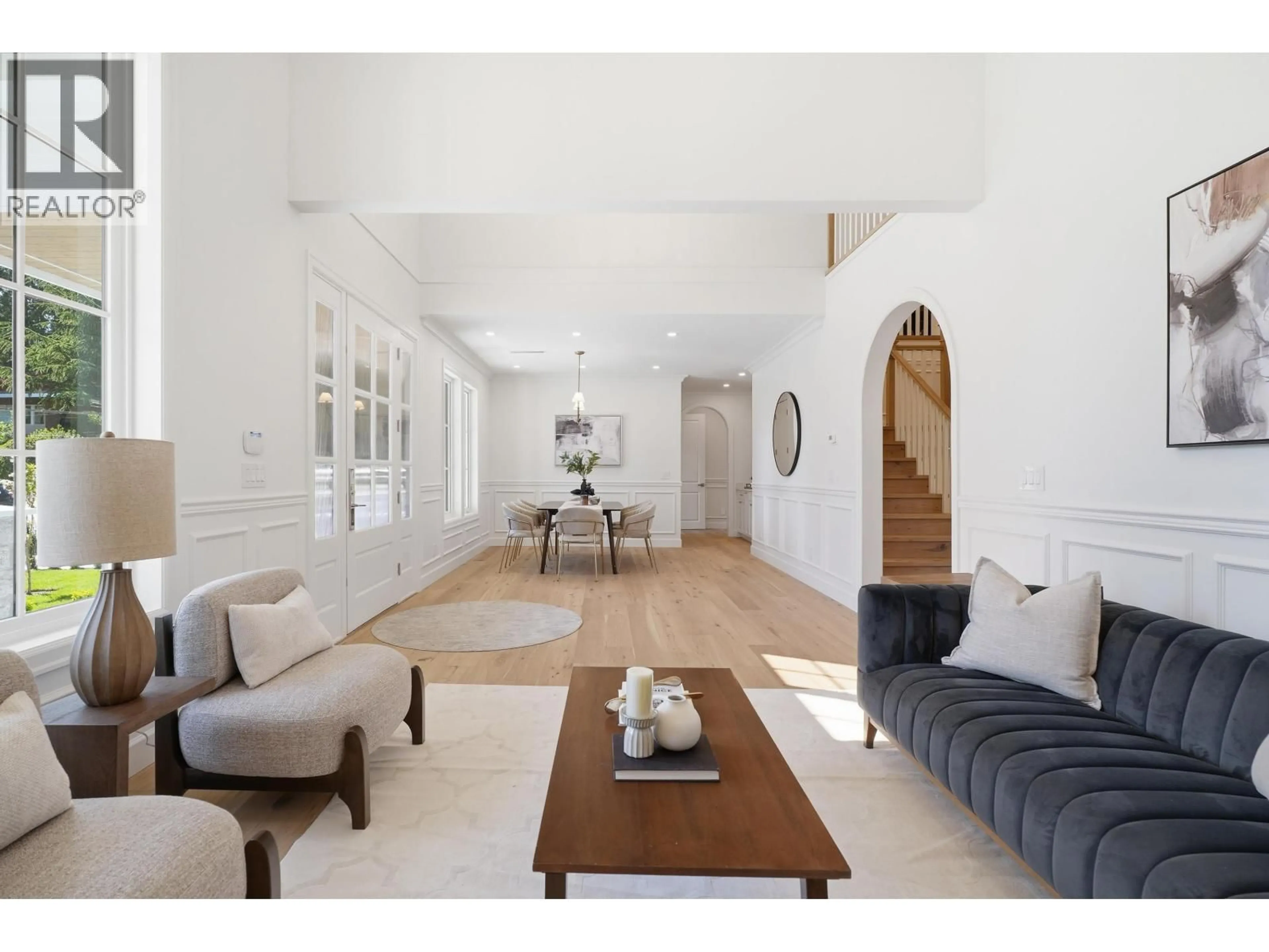 Unknown for 690 WINDSOR ROAD, North Vancouver British Columbia V7N1K7