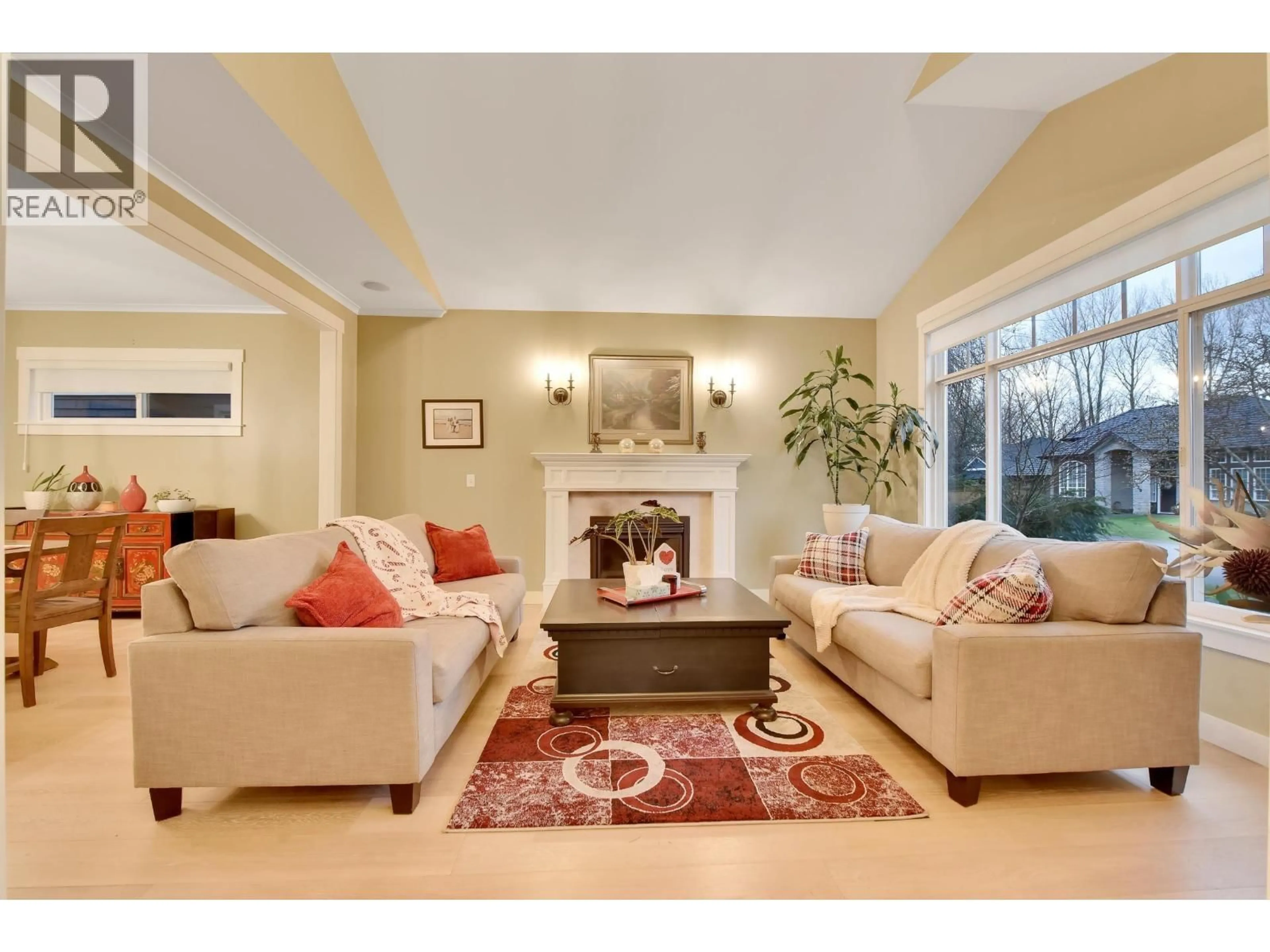 Living room with furniture, unknown for 5268 GLEN ABBEY PLACE, Delta British Columbia V4M4H1