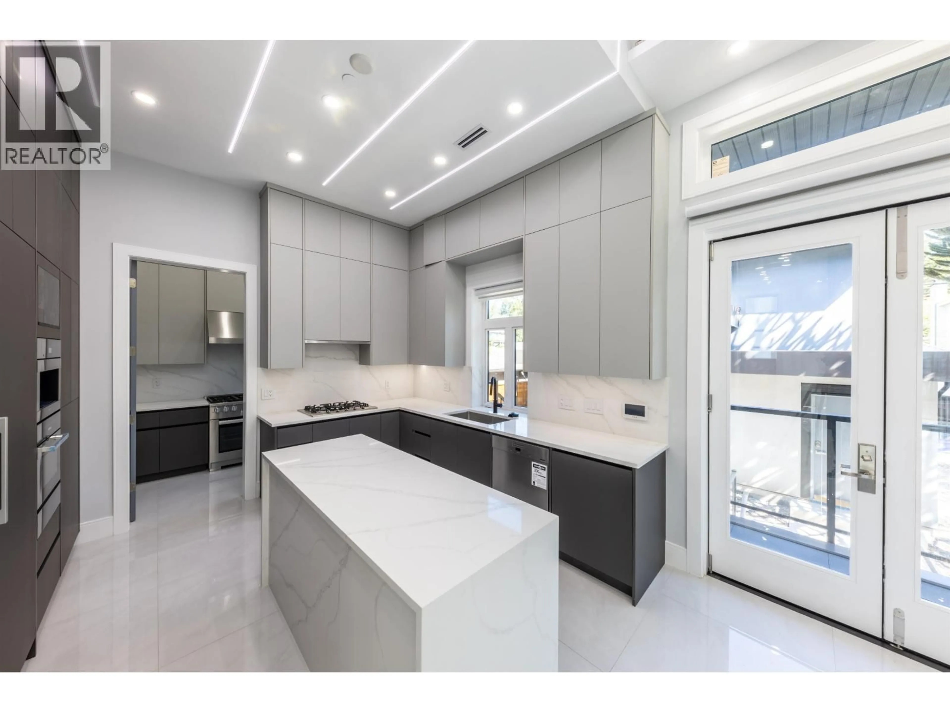 Contemporary kitchen, ceramic/tile floor for 3587 MAYFAIR AVENUE, Vancouver British Columbia V6N2Z2