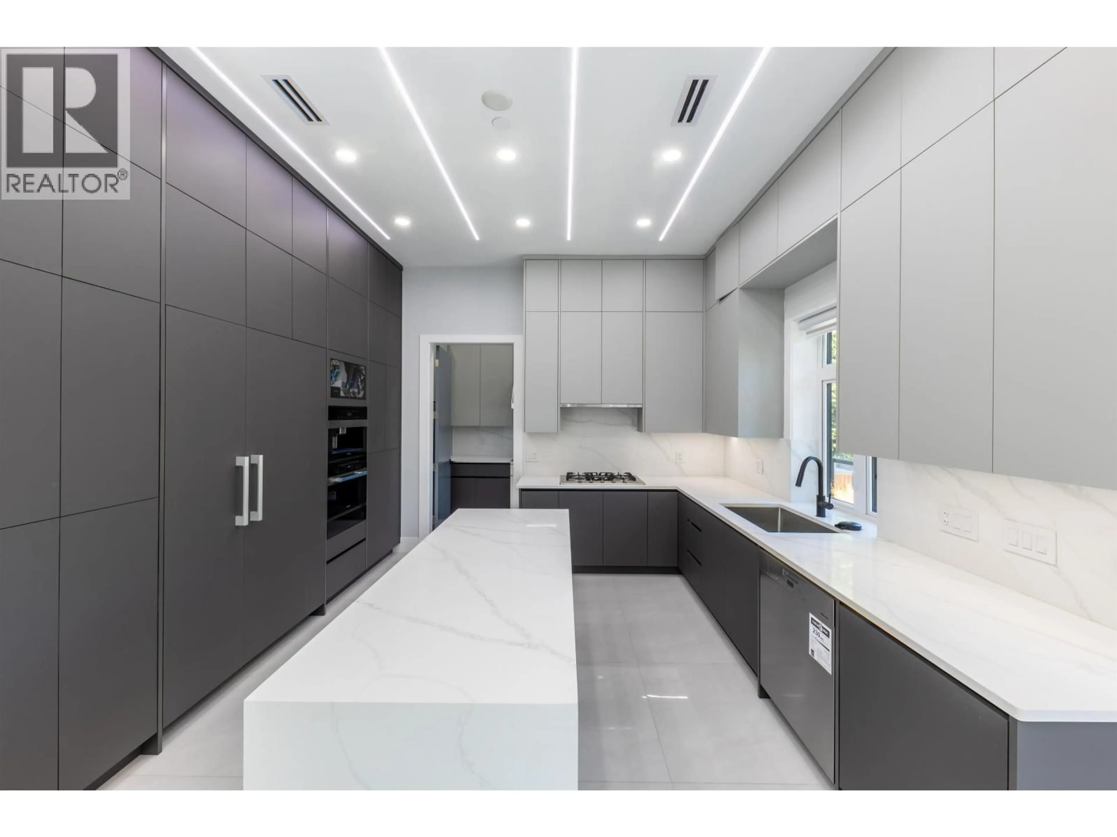 Contemporary kitchen, ceramic/tile floor for 3587 MAYFAIR AVENUE, Vancouver British Columbia V6N2Z2