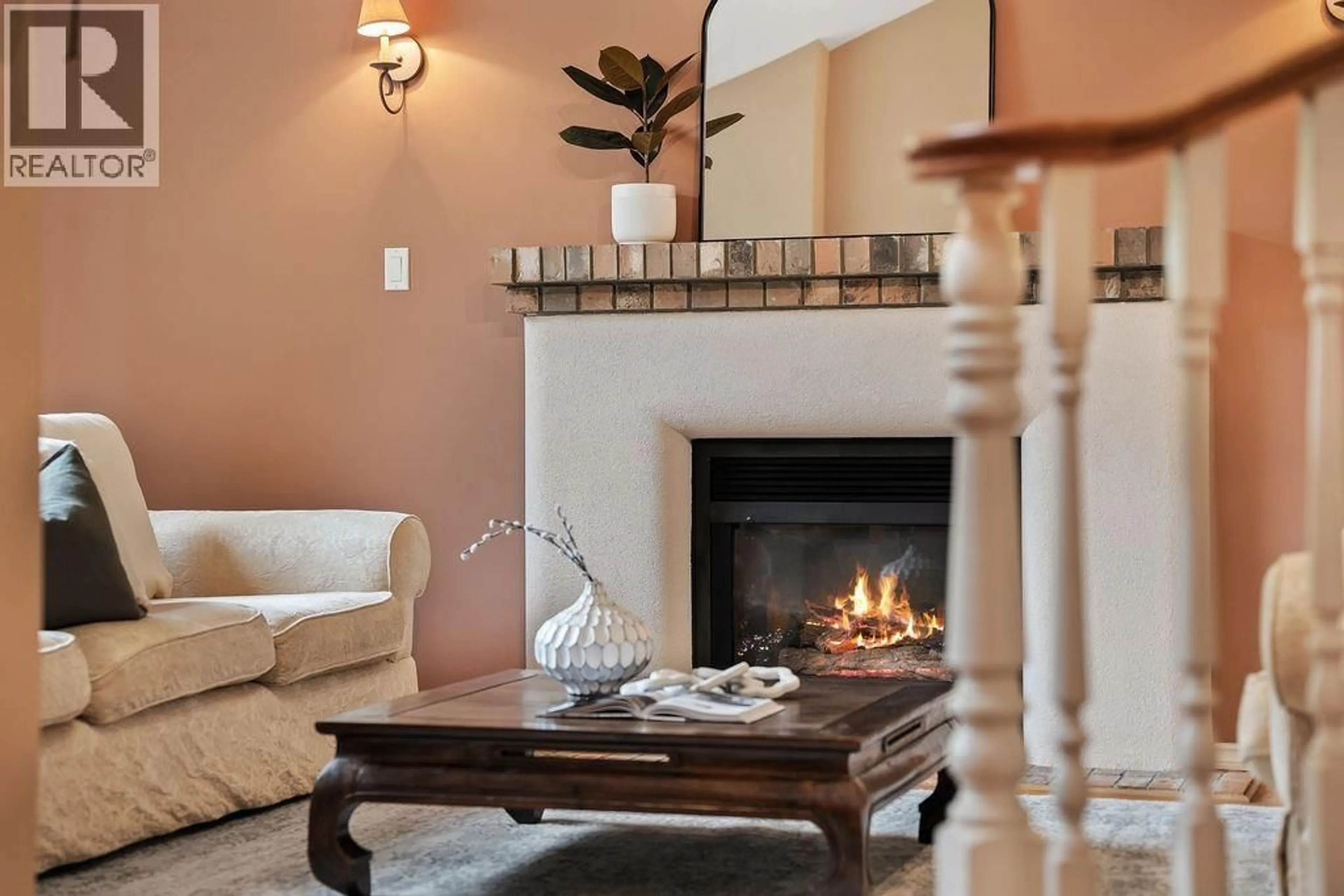 Living room with furniture, unknown for 1659 ORKNEY PLACE, North Vancouver British Columbia V7H2Z1