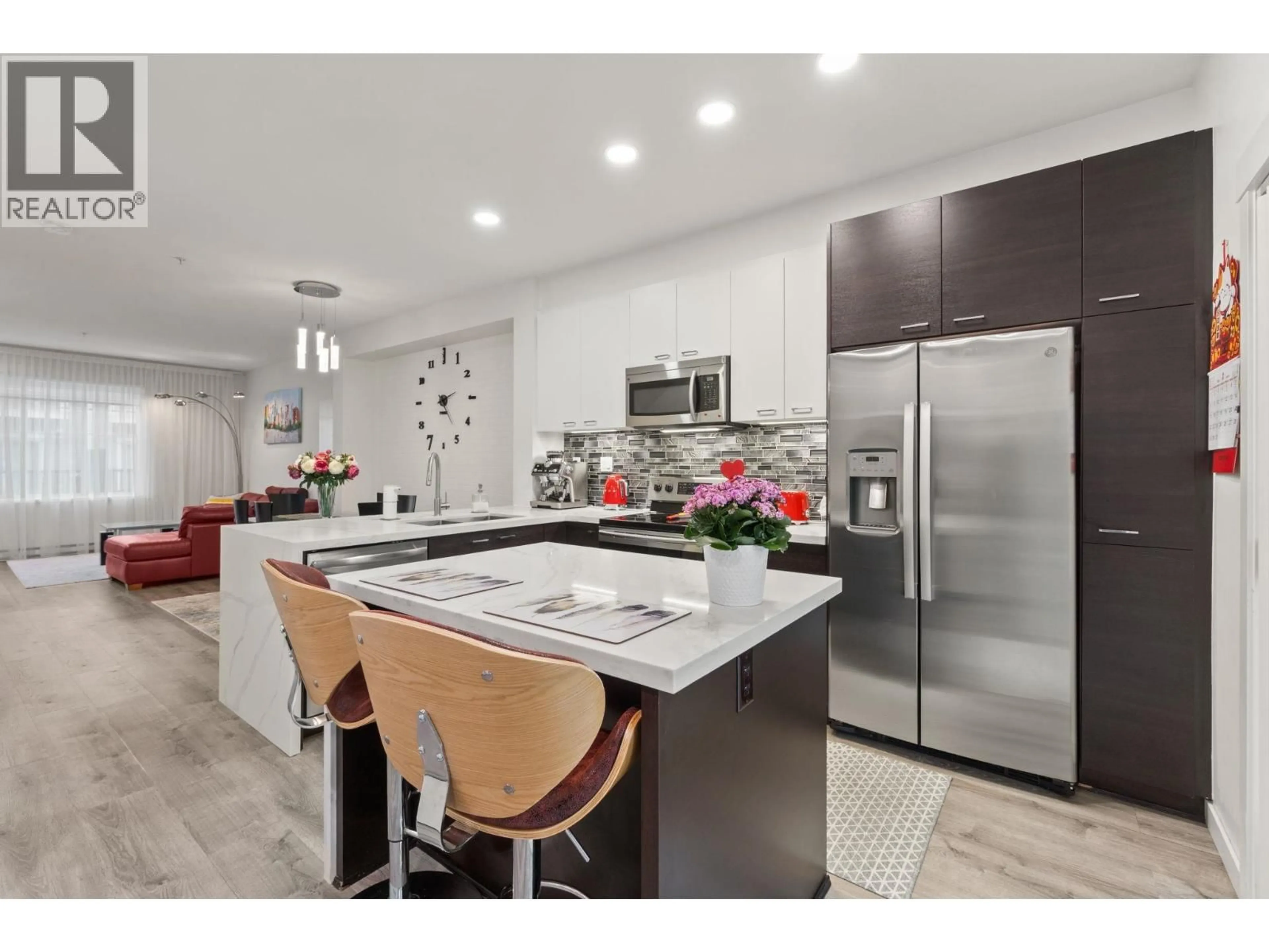Open concept kitchen, ceramic/tile floor for 72 - 3010 RIVERBEND DRIVE, Coquitlam British Columbia V3C0B8