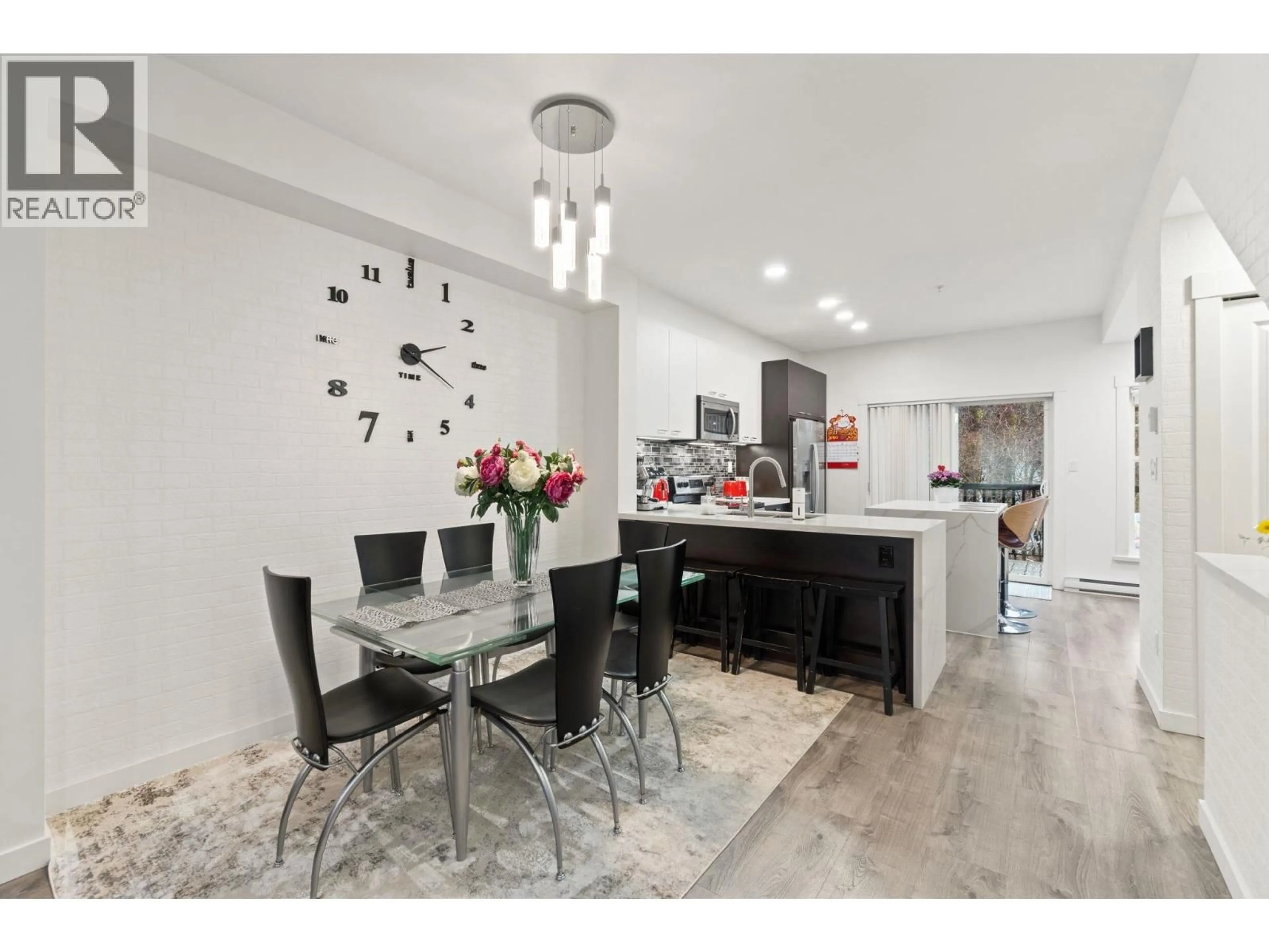 Open concept kitchen, ceramic/tile floor for 72 - 3010 RIVERBEND DRIVE, Coquitlam British Columbia V3C0B8