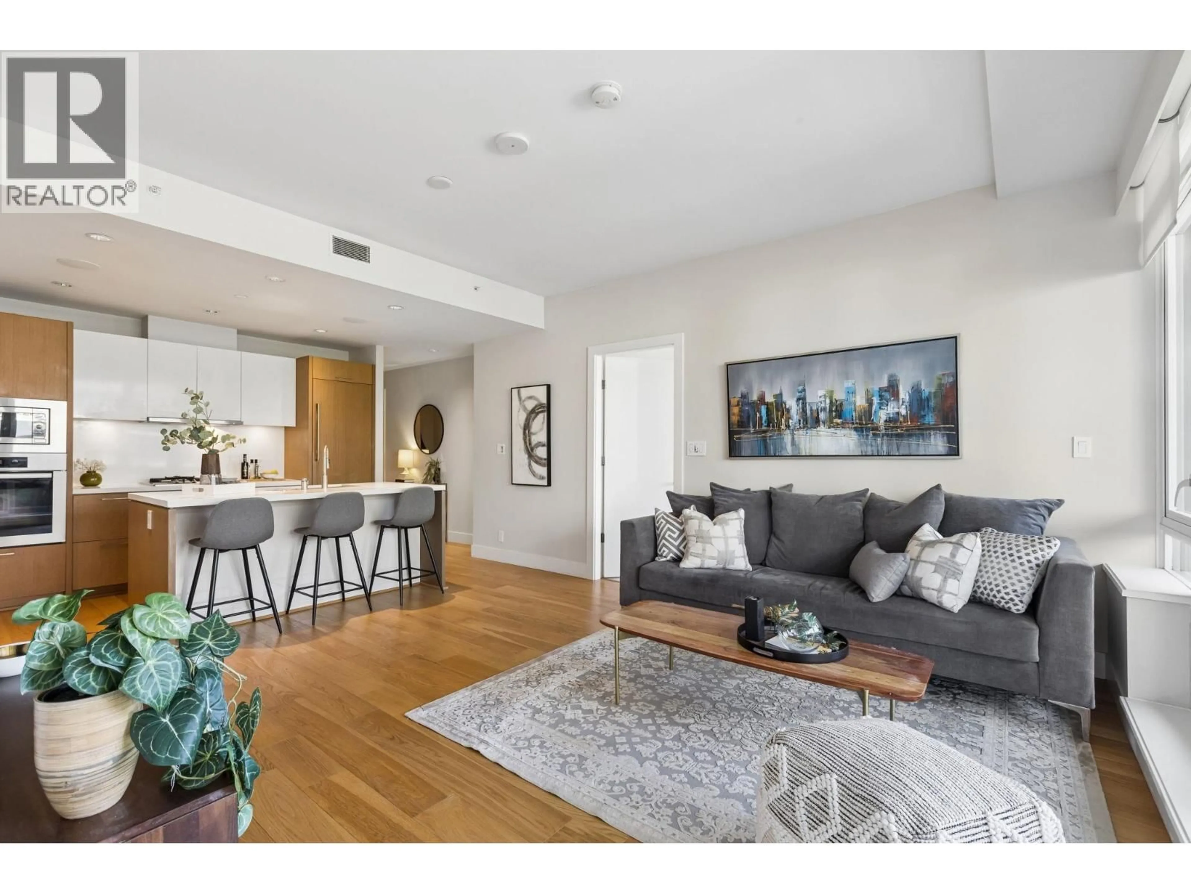 Living room with furniture, unknown for 204 - 866 ARTHUR ERICKSON PLACE, West Vancouver British Columbia V7T0B2