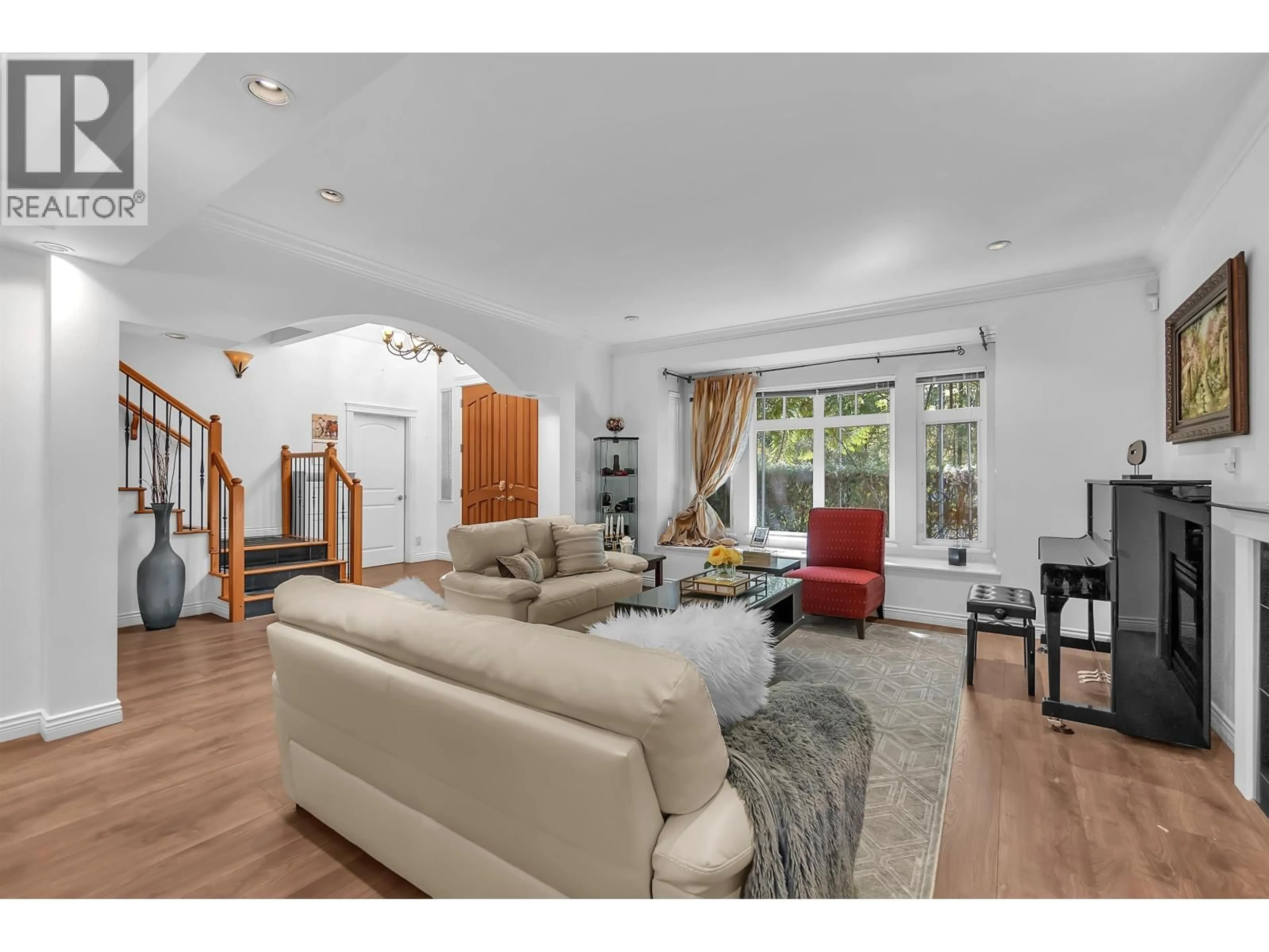 Living room with furniture, unknown for 786 17TH STREET, North Vancouver British Columbia V7P3S9