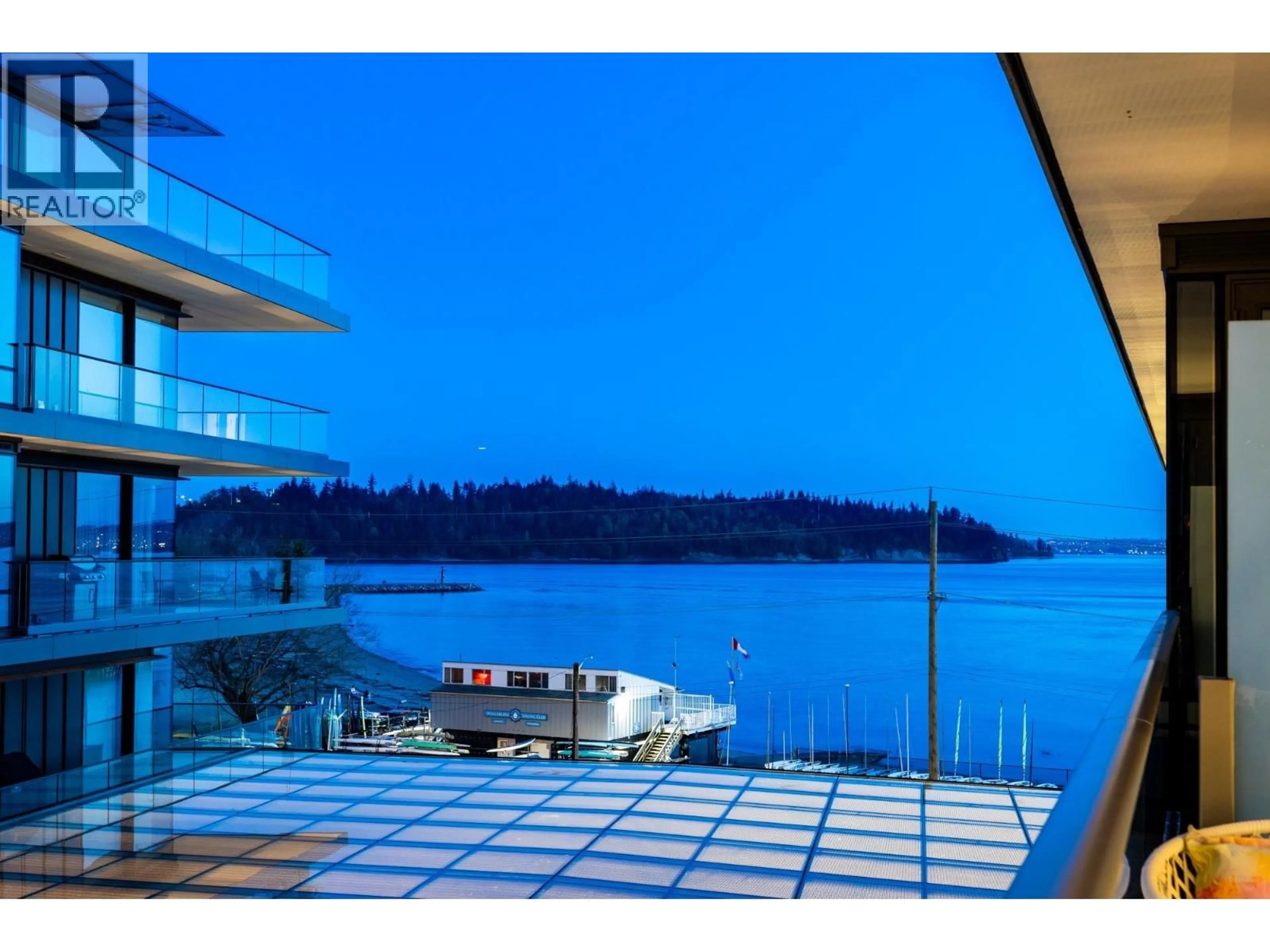 Patio, water/lake/river/ocean view for 402 - 1355 BELLEVUE AVENUE, West Vancouver British Columbia V7T0B4