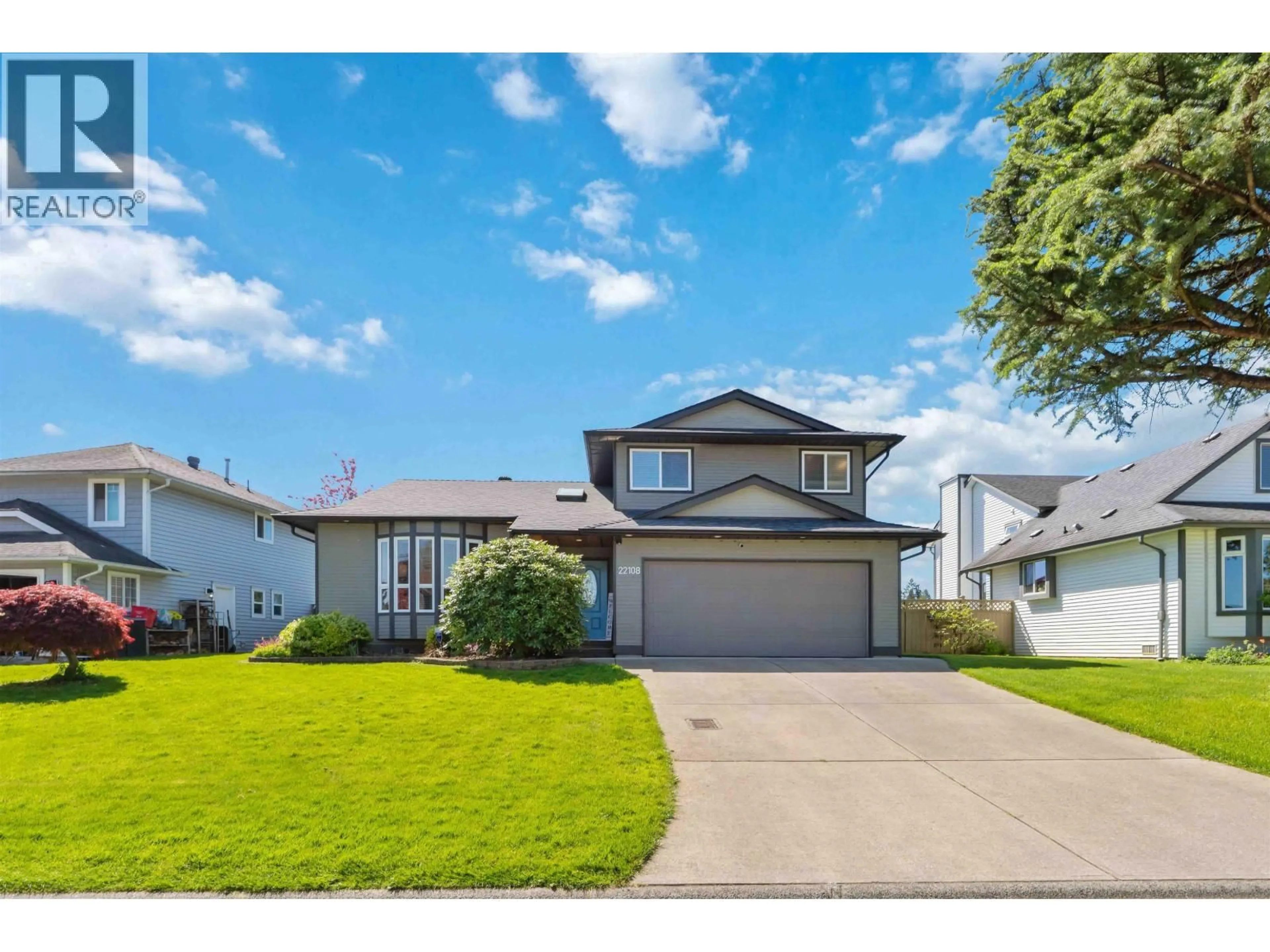Home with vinyl exterior material, street for 22108 KERRY CRESCENT, Maple Ridge British Columbia V2X0V8