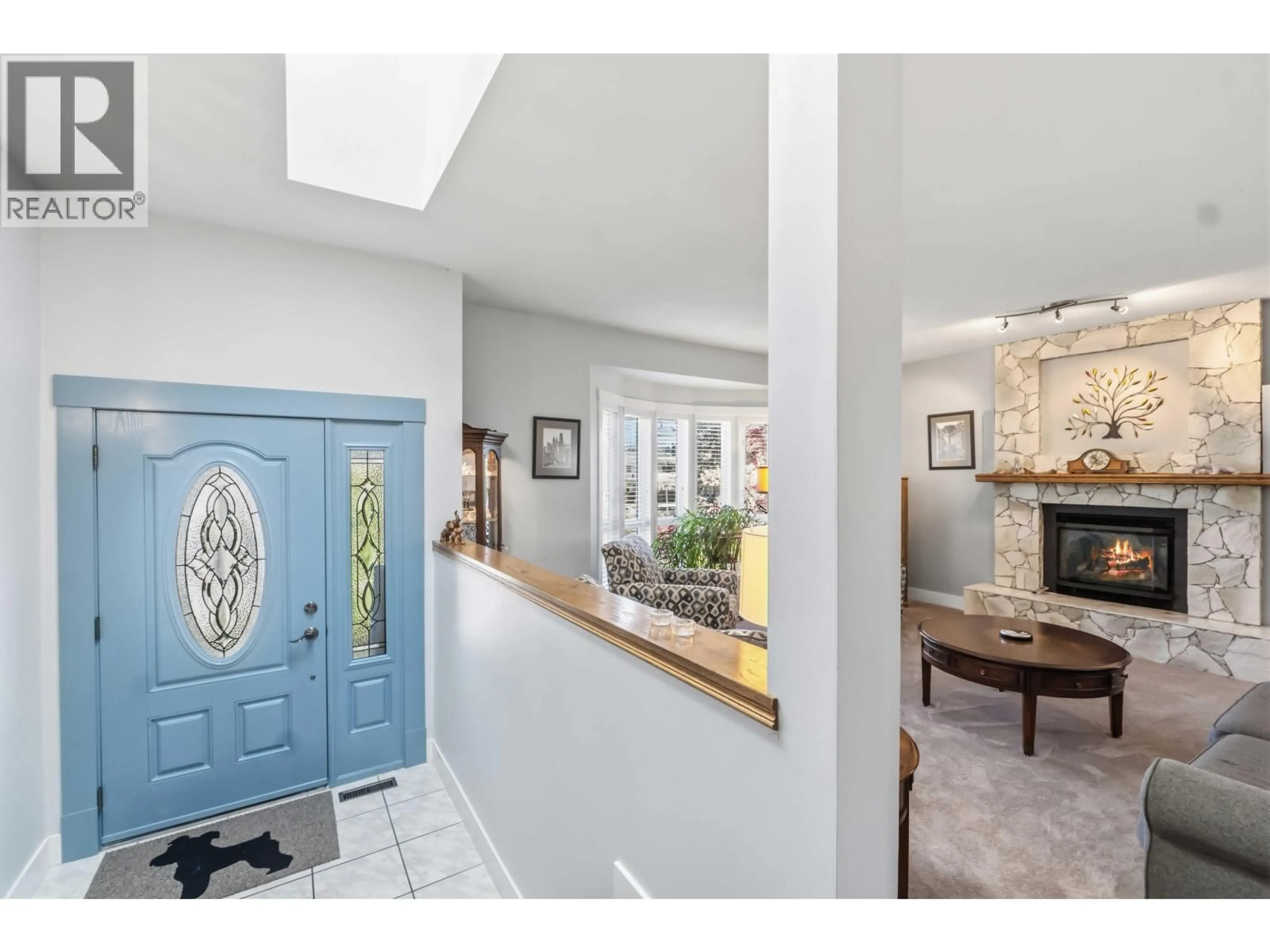 Indoor entryway for 22108 KERRY CRESCENT, Maple Ridge British Columbia V2X0V8