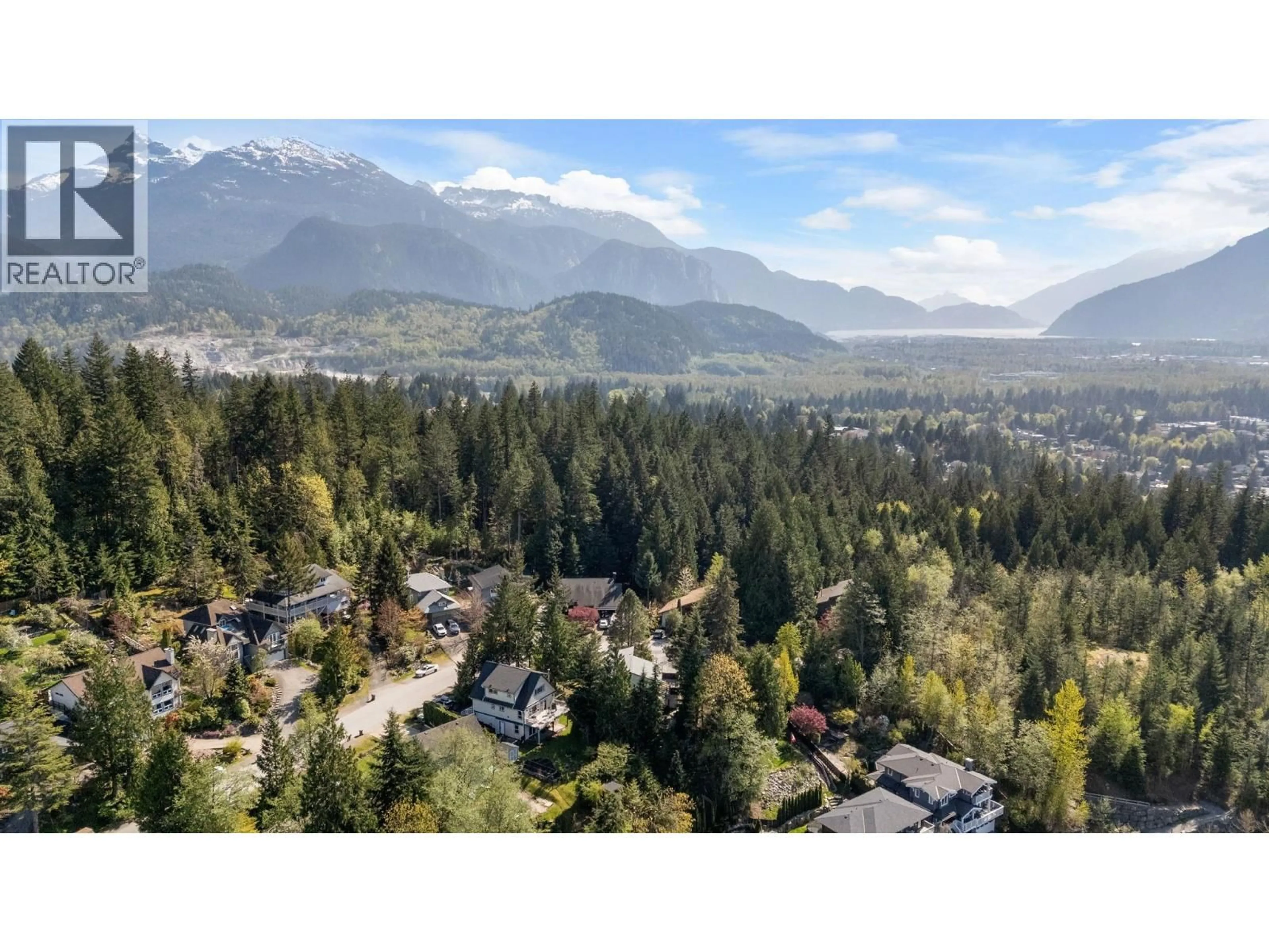 A pic from outside/outdoor area/front of a property/back of a property/a pic from drone, mountain view for 2301 GREENWOOD WAY, Squamish British Columbia V0N1T0