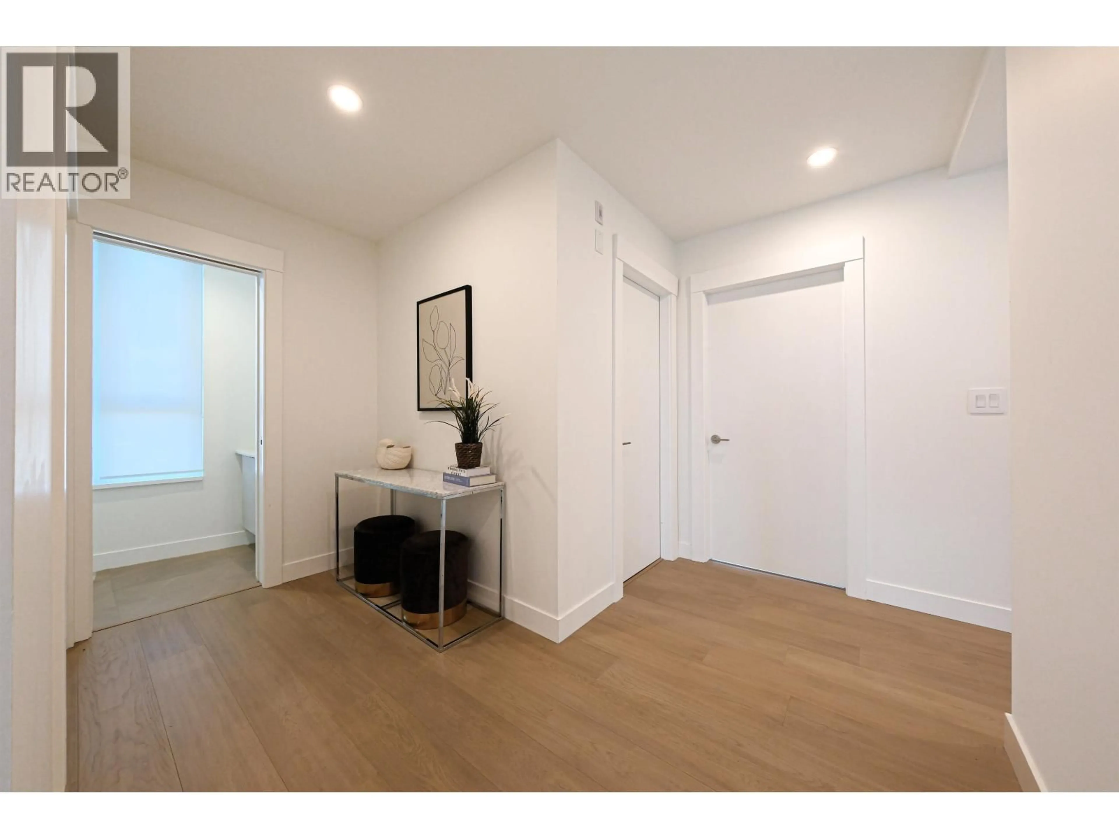 Indoor entryway for 602 - 7638 CAMBIE STREET, Vancouver British Columbia V6P3H7