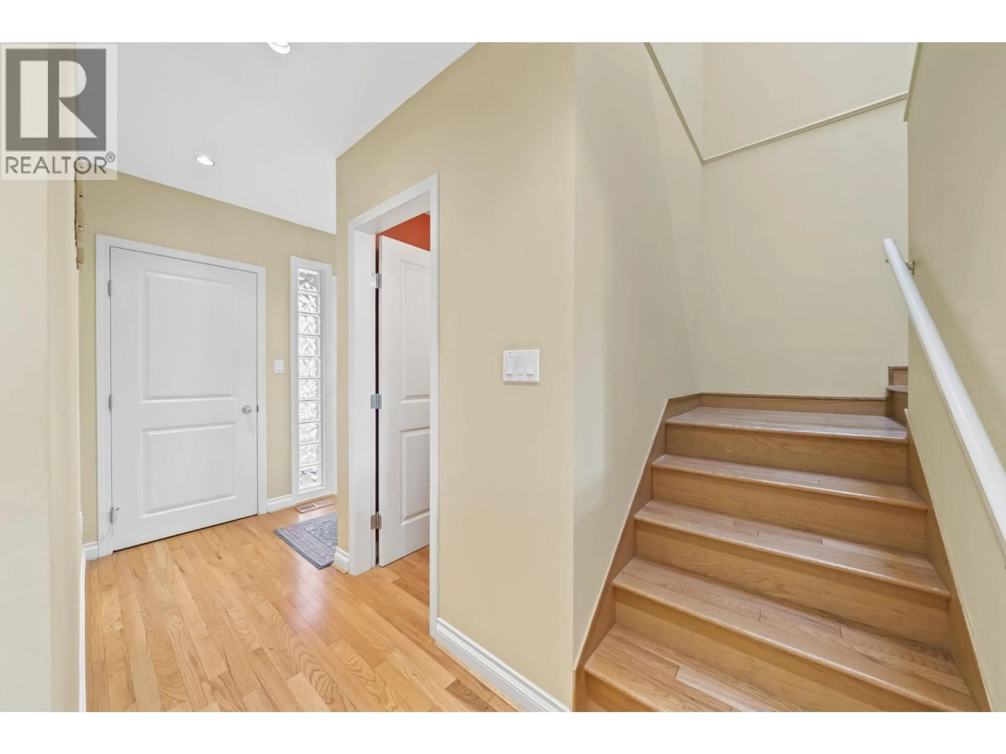 Indoor entryway for 2925 21ST STREET, Vancouver British Columbia V6L1K7