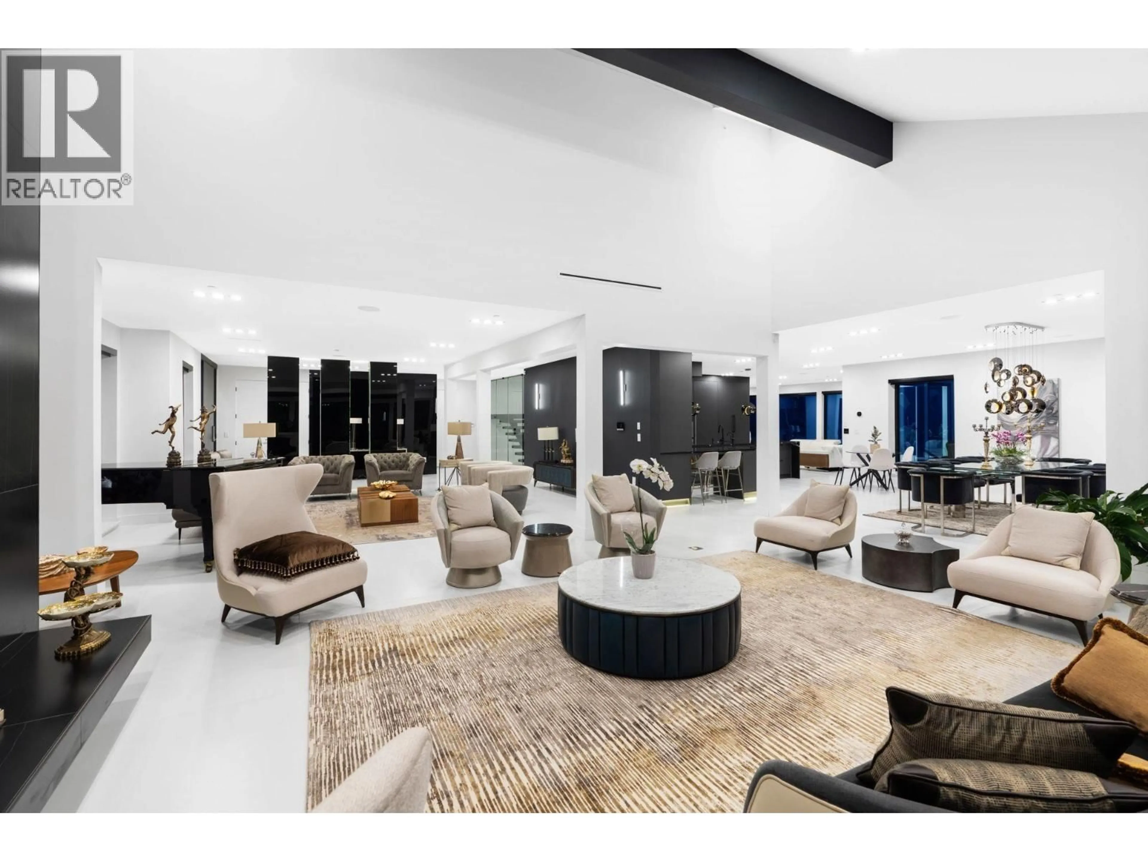 Lobby for 1110 HILLSIDE ROAD, West Vancouver British Columbia V7S2G2