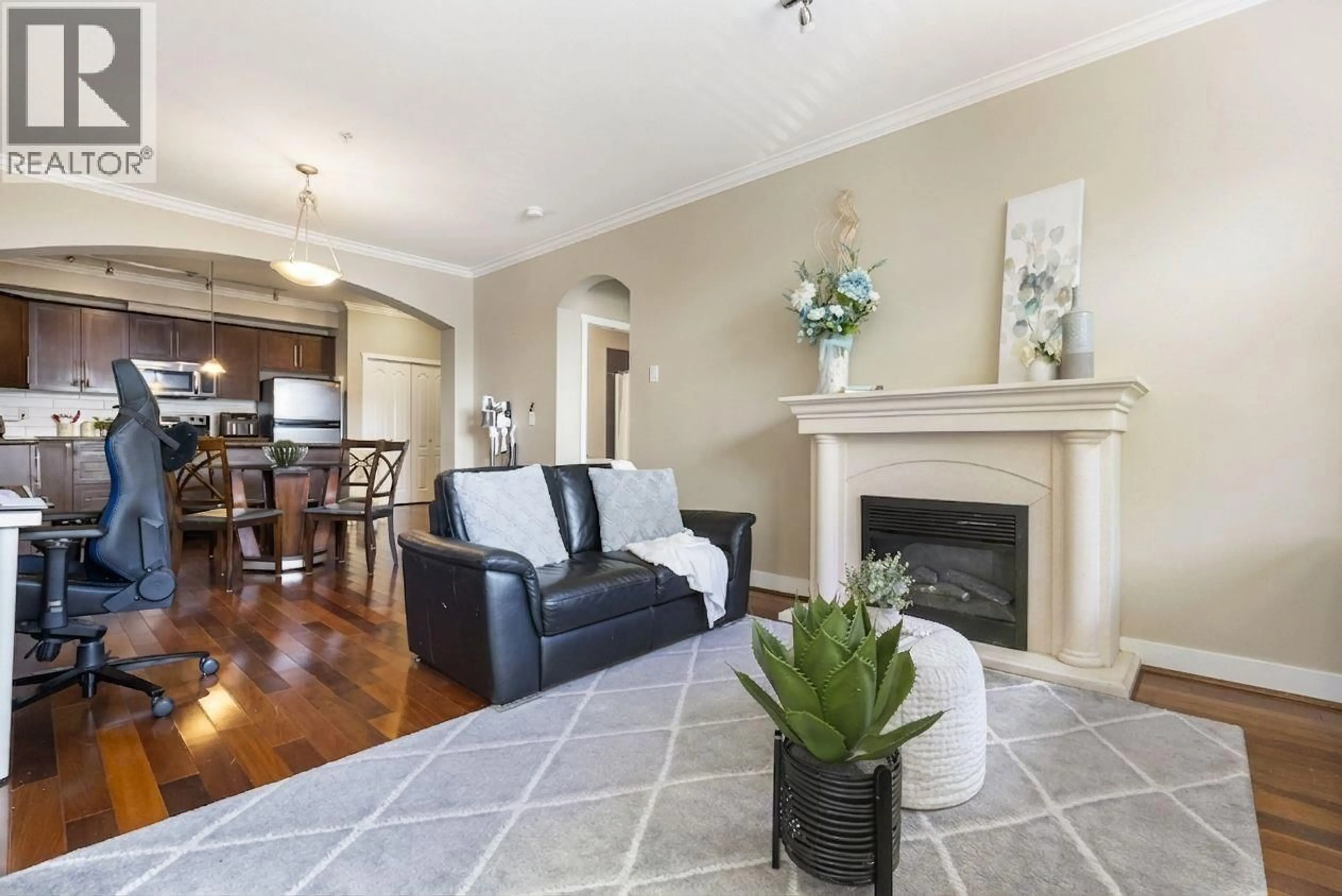 Living room with furniture, unknown for 320 - 2628 MAPLE STREET, Port Coquitlam British Columbia V3C0E2