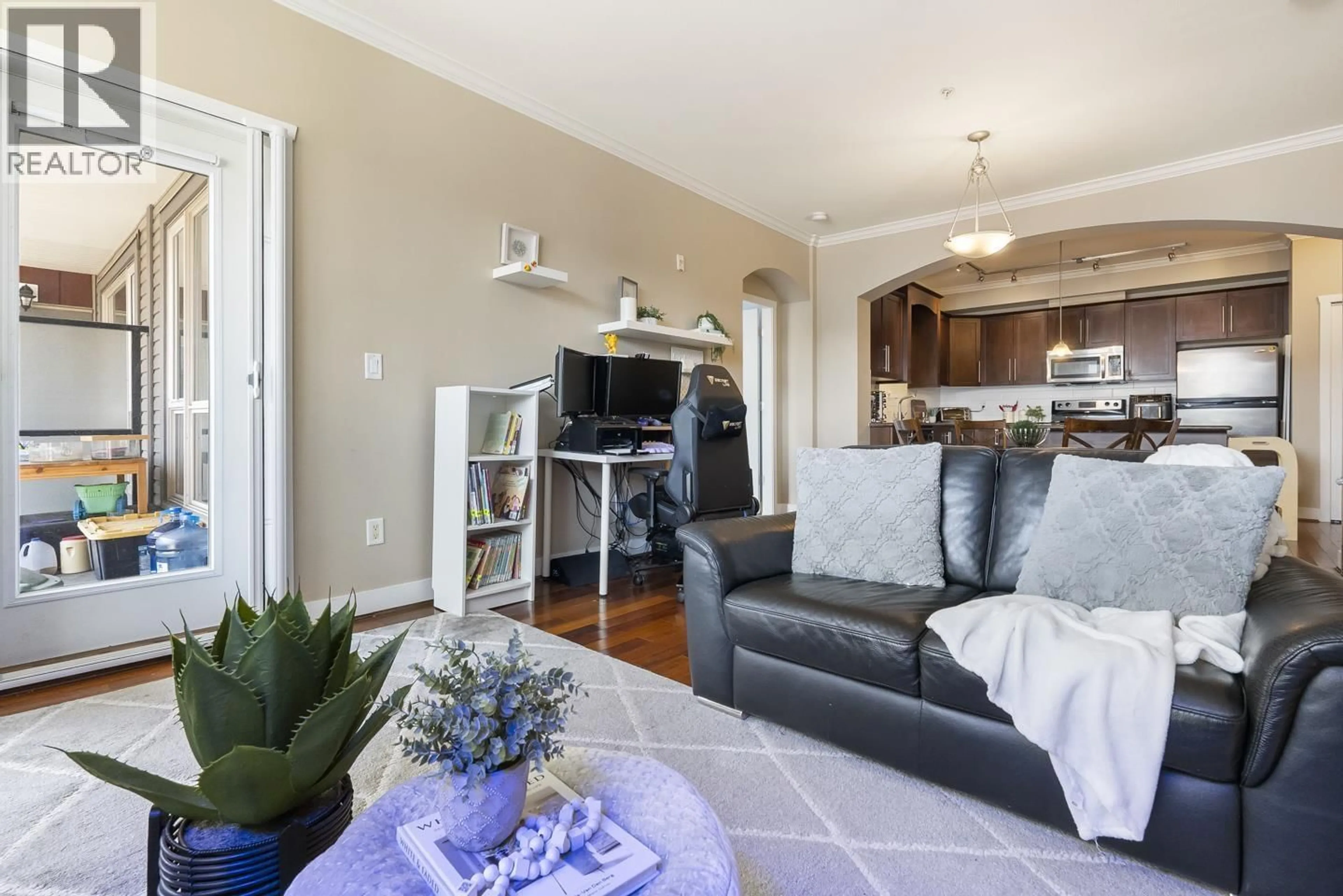 Living room with furniture, unknown for 320 - 2628 MAPLE STREET, Port Coquitlam British Columbia V3C0E2