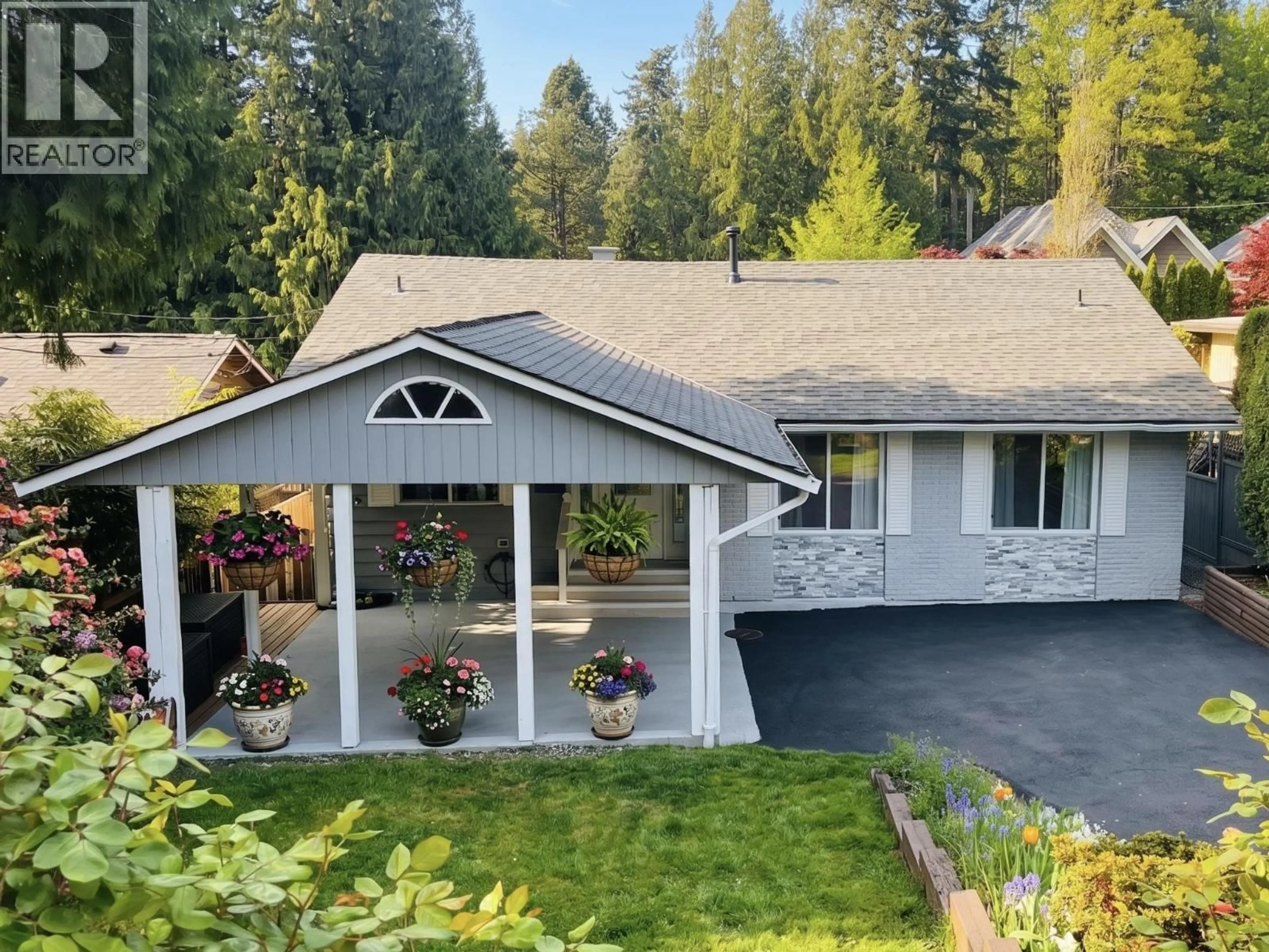 Home with vinyl exterior material, mountain view for 6430 FOX STREET, West Vancouver British Columbia V7W2C4