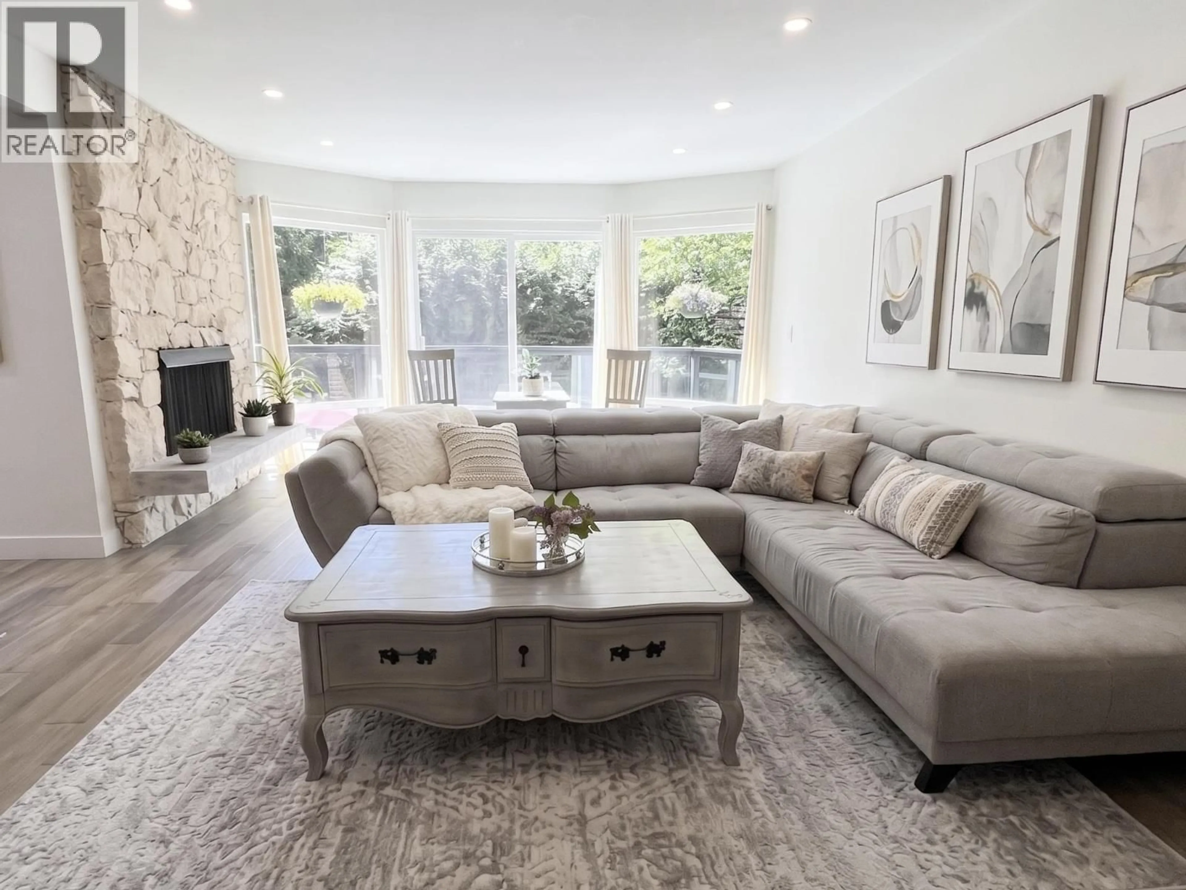 Living room with furniture, unknown for 6430 FOX STREET, West Vancouver British Columbia V7W2C4