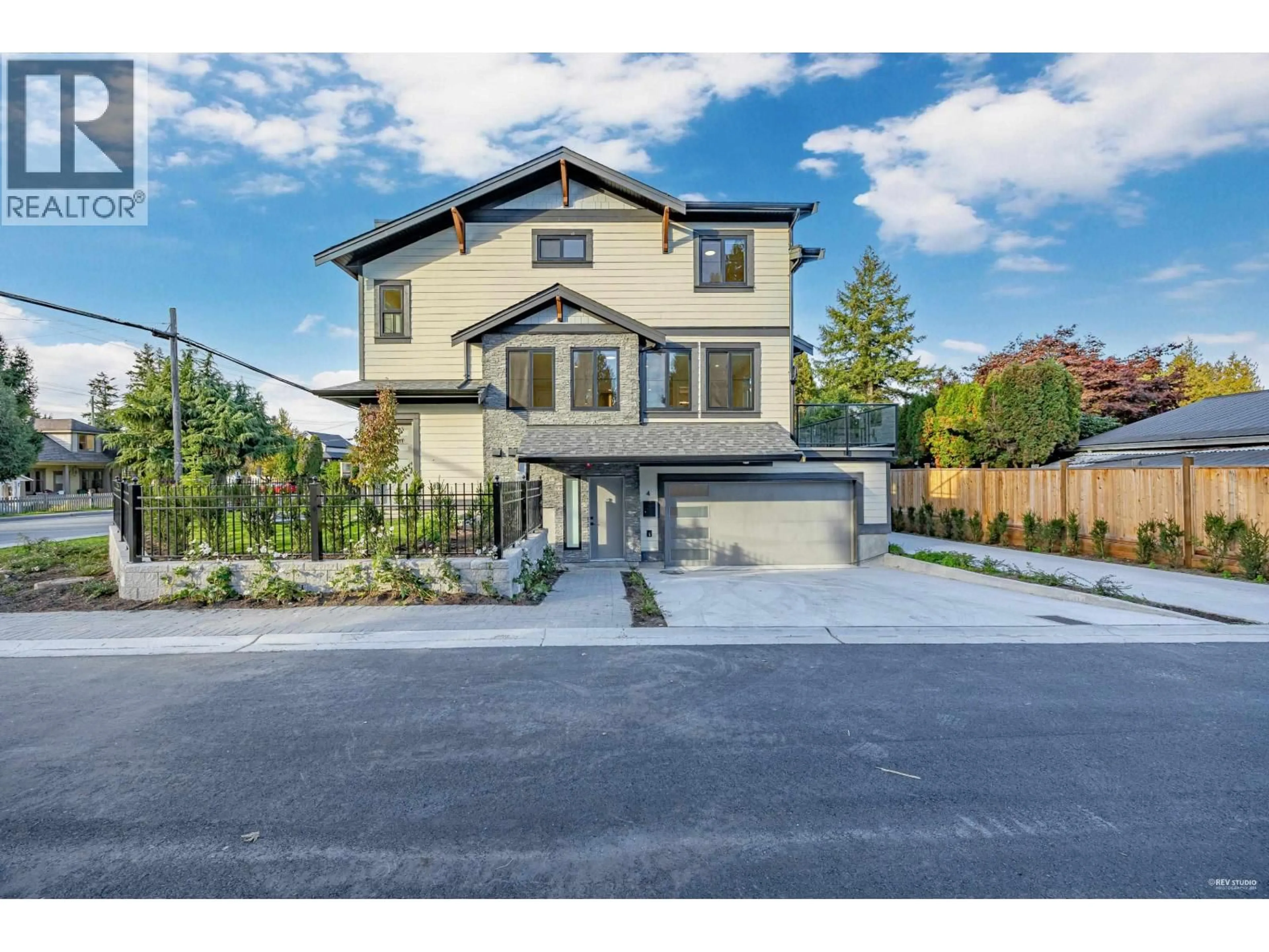 Home with brick exterior material, street for 4 - 11384 207 STREET, Maple Ridge British Columbia V2X1W6