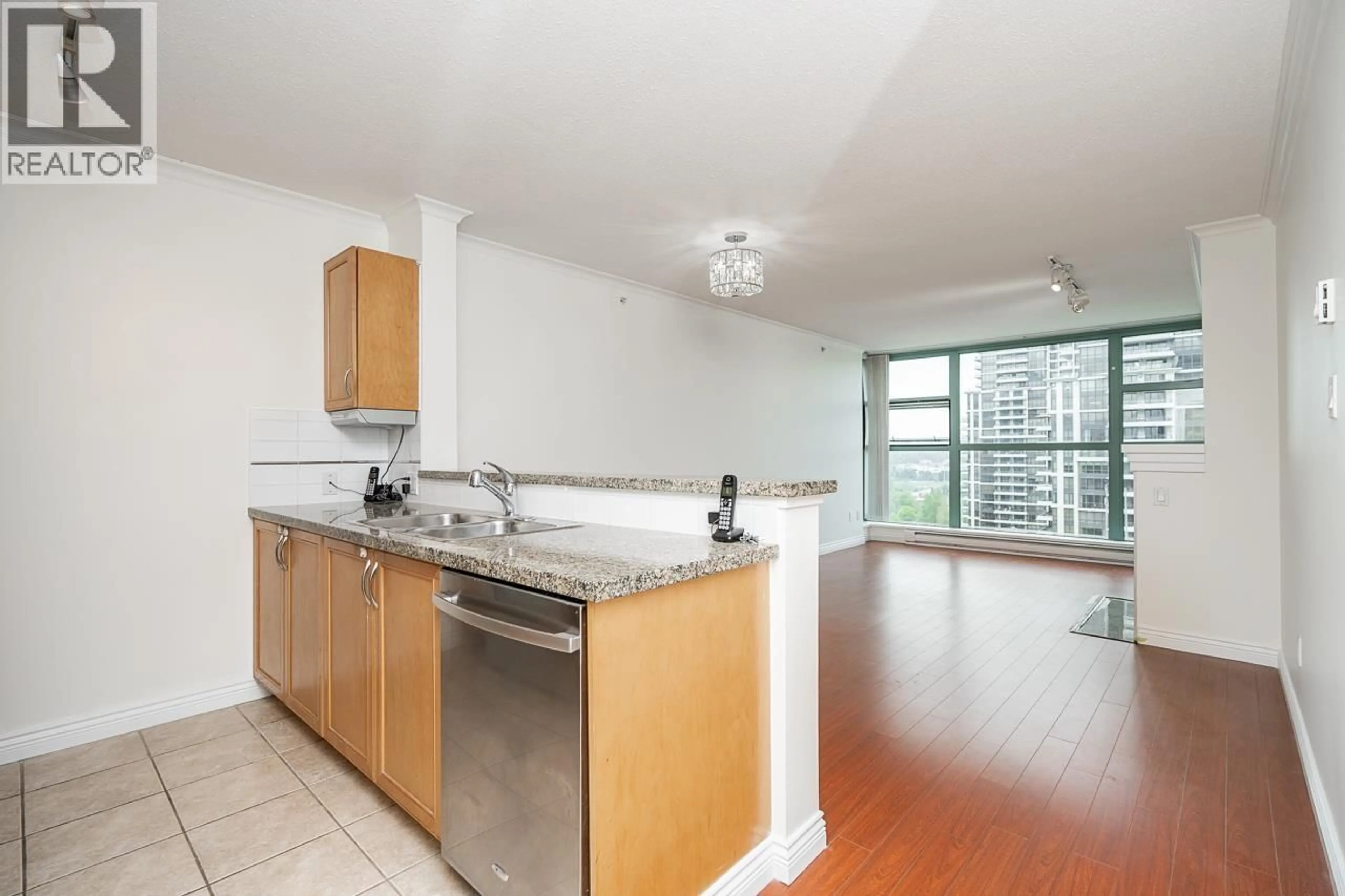 Standard kitchen, unknown for 1505 - 4388 BUCHANAN STREET, Burnaby British Columbia V5C6R8