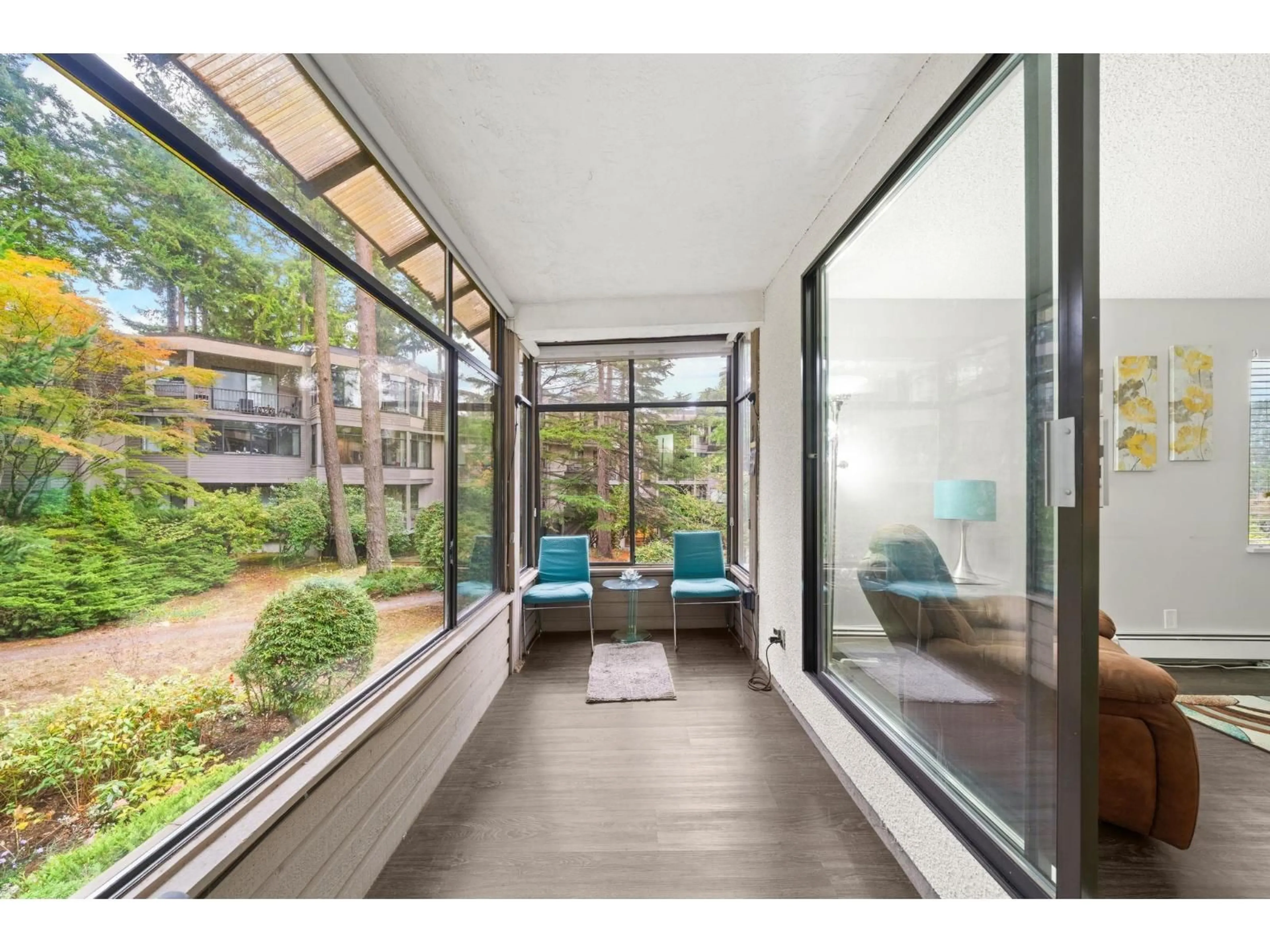 Indoor foyer for 219 - 1760 SOUTHMERE CRESCENT, Surrey British Columbia V4A6E5