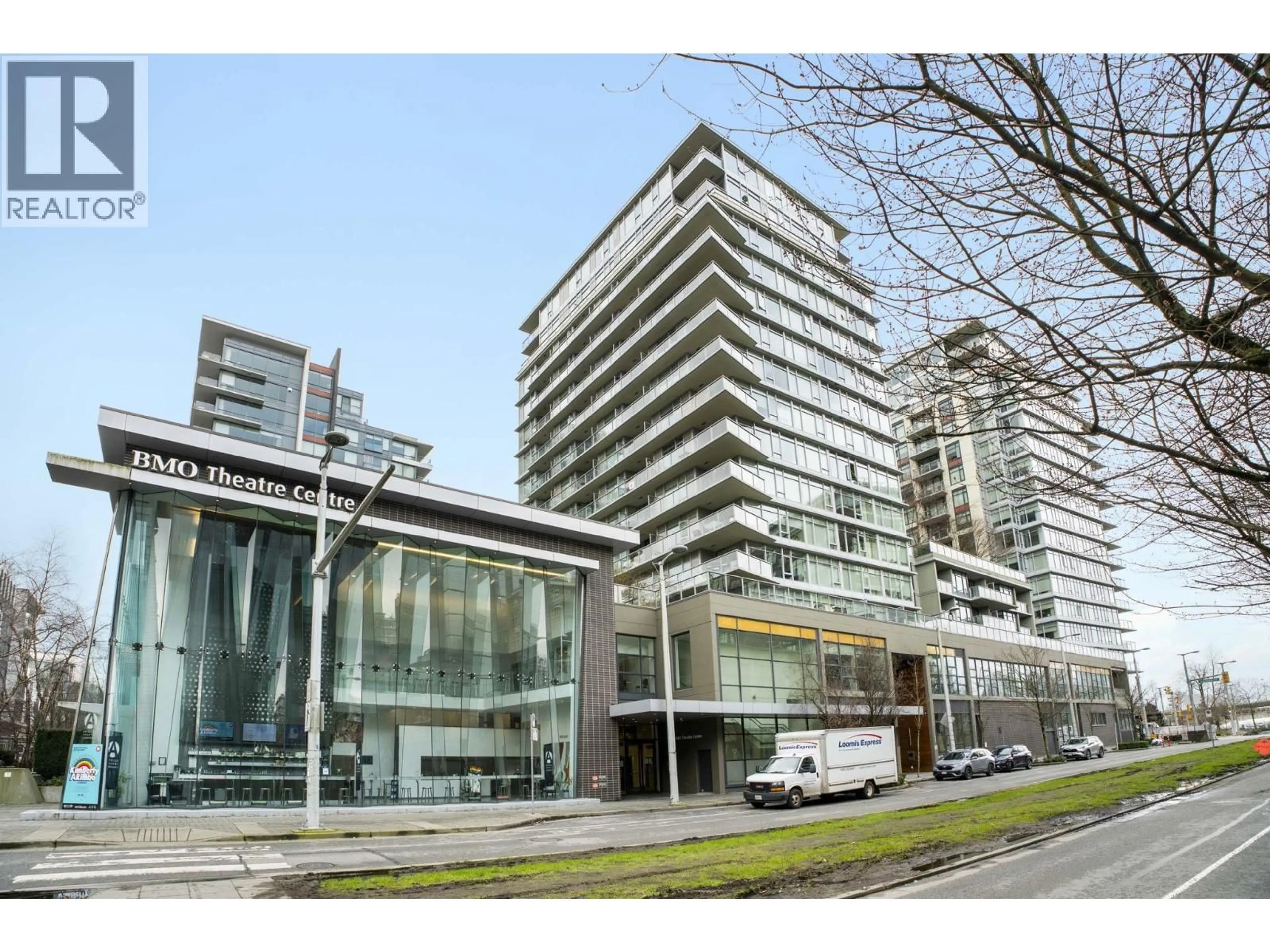 Indoor foyer for 1405 - 168 1ST AVENUE, Vancouver British Columbia V5Y0H6