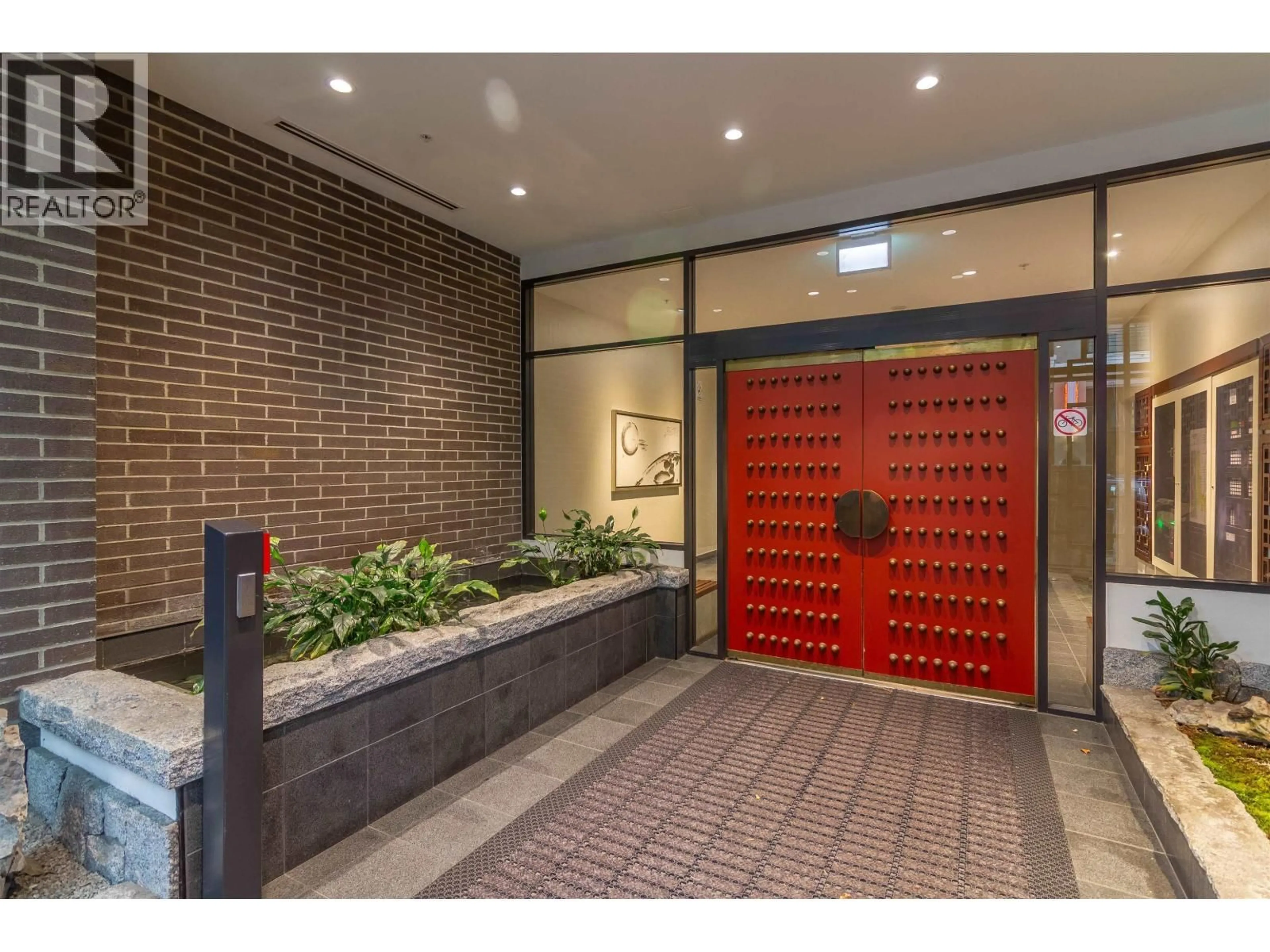 Indoor foyer for 1810 - 188 KEEFER STREET, Vancouver British Columbia V6A0E3