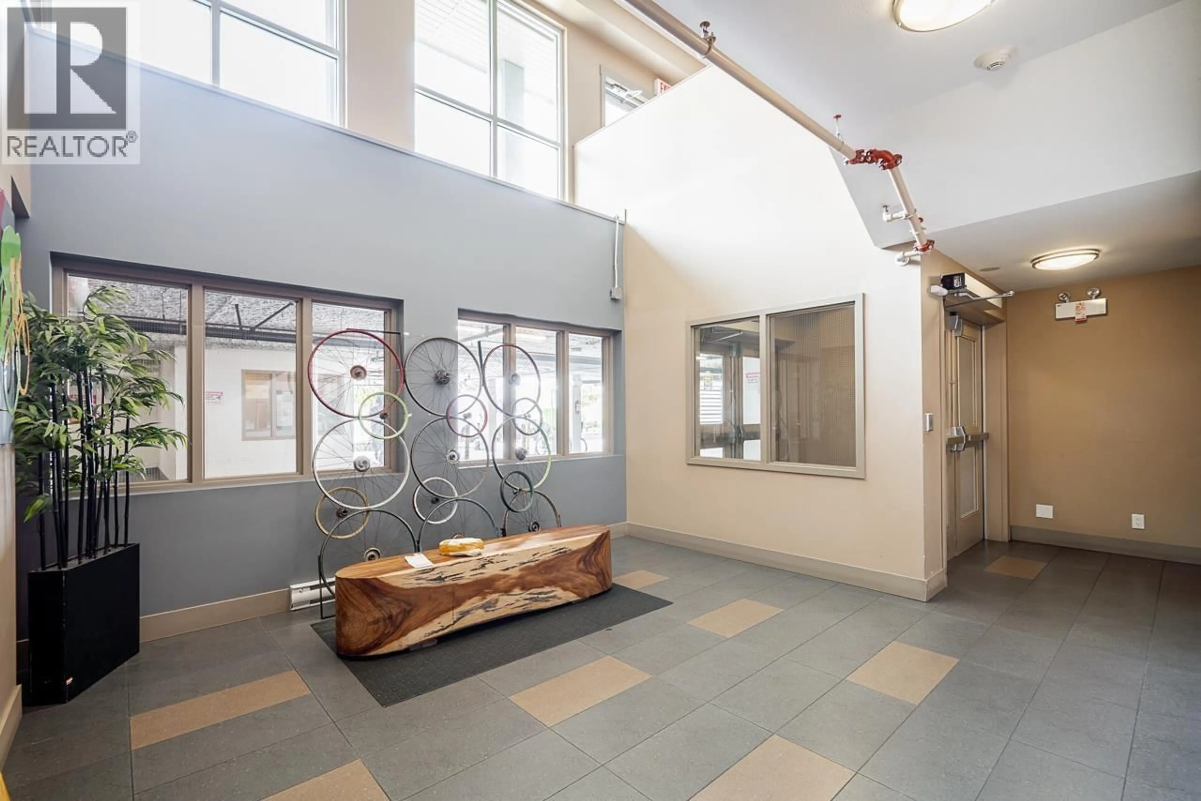 Indoor foyer for 161 - 4099 STOLBERG STREET, Richmond British Columbia V6X0J4