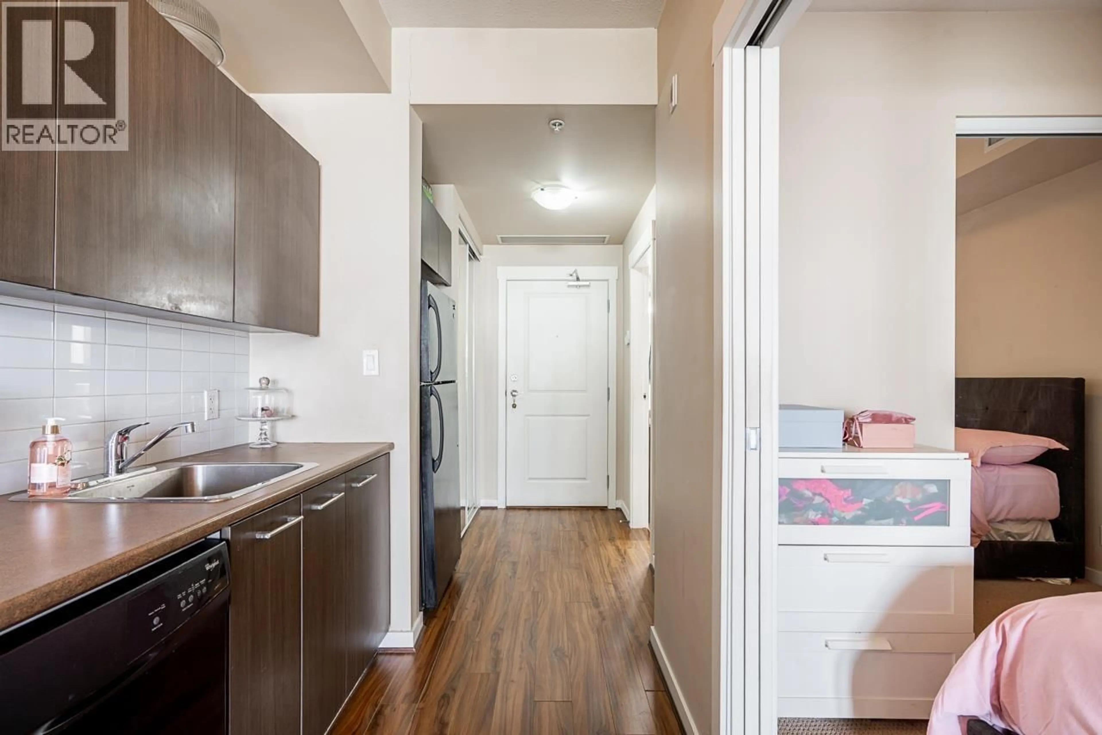 Standard kitchen, wood/laminate floor for 161 - 4099 STOLBERG STREET, Richmond British Columbia V6X0J4