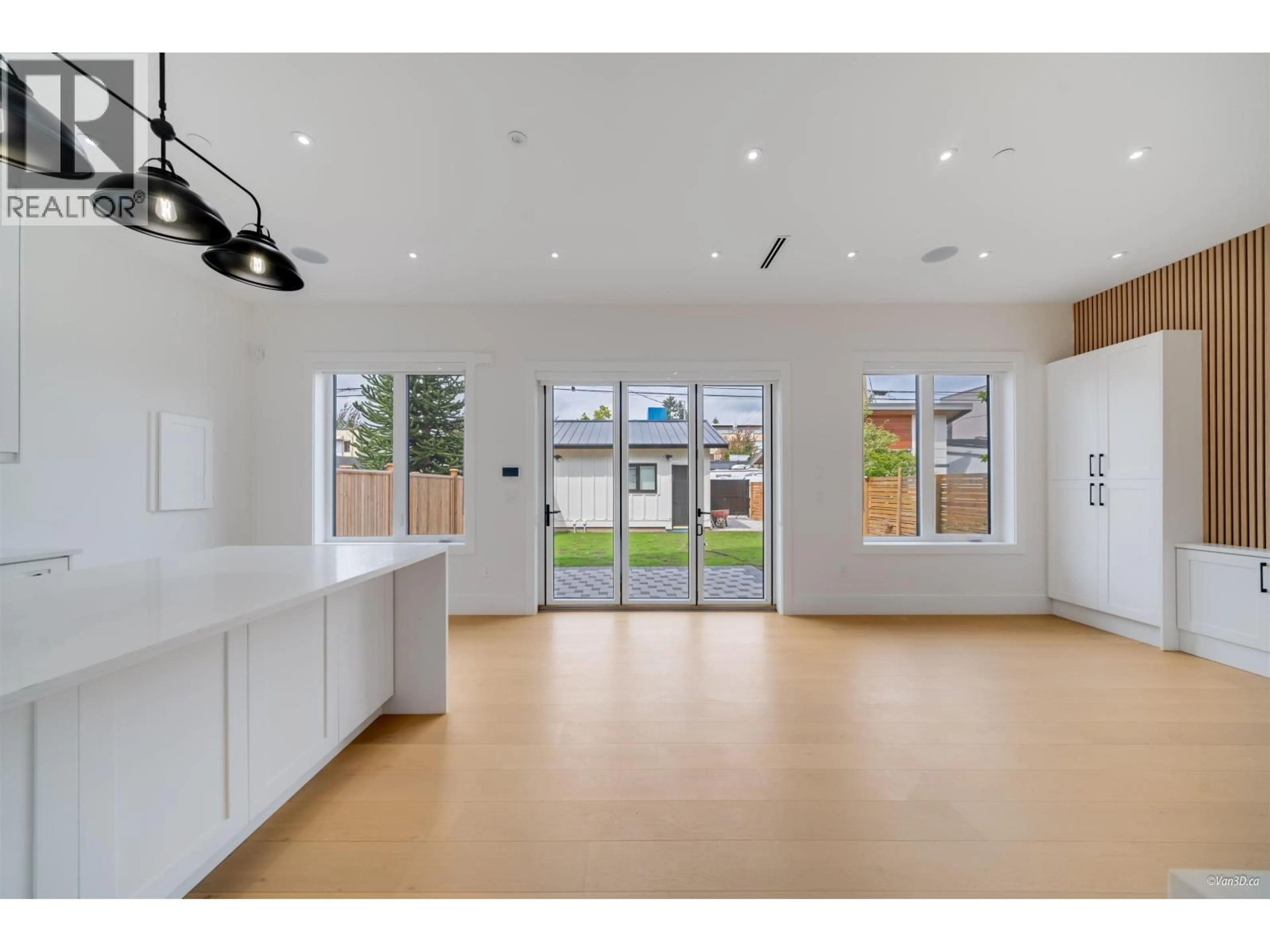 Unknown for 2 - 4463 WALDEN STREET, Vancouver British Columbia V5V3S4