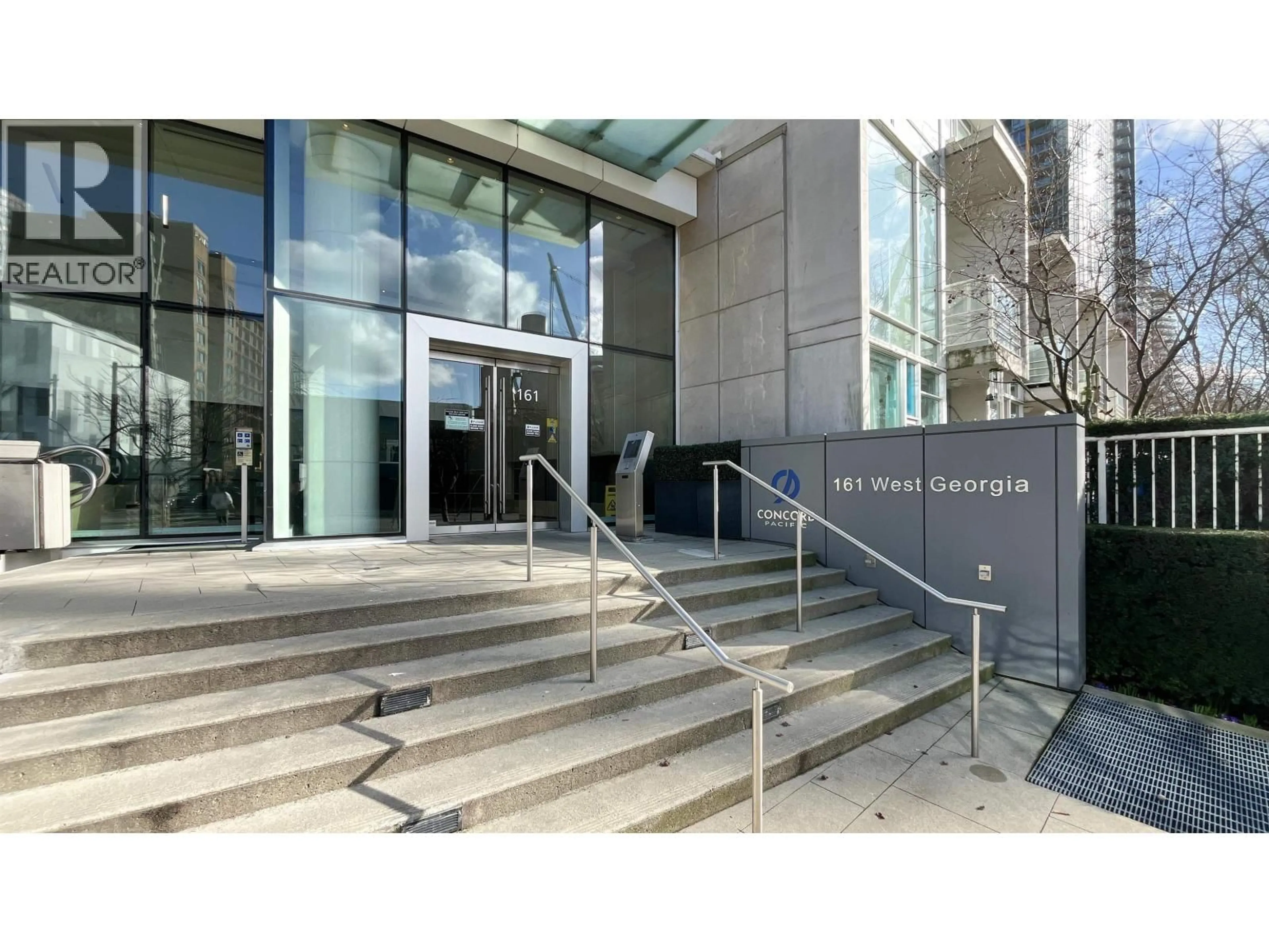 Indoor foyer for 905 - 161 GEORGIA STREET, Vancouver British Columbia V6B0K9