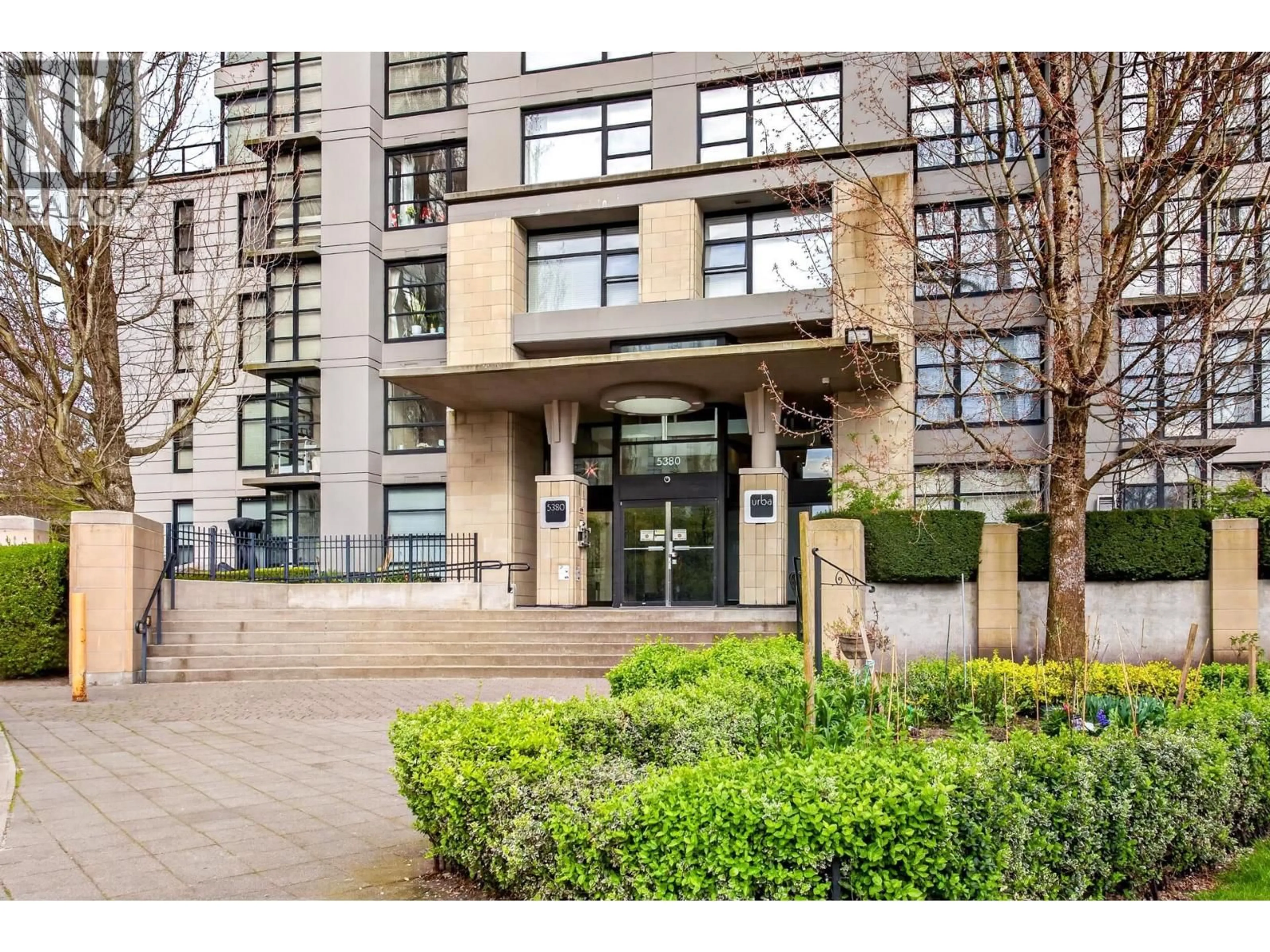 Indoor foyer for 2502 - 5380 OBEN STREET, Vancouver British Columbia V5R6H7