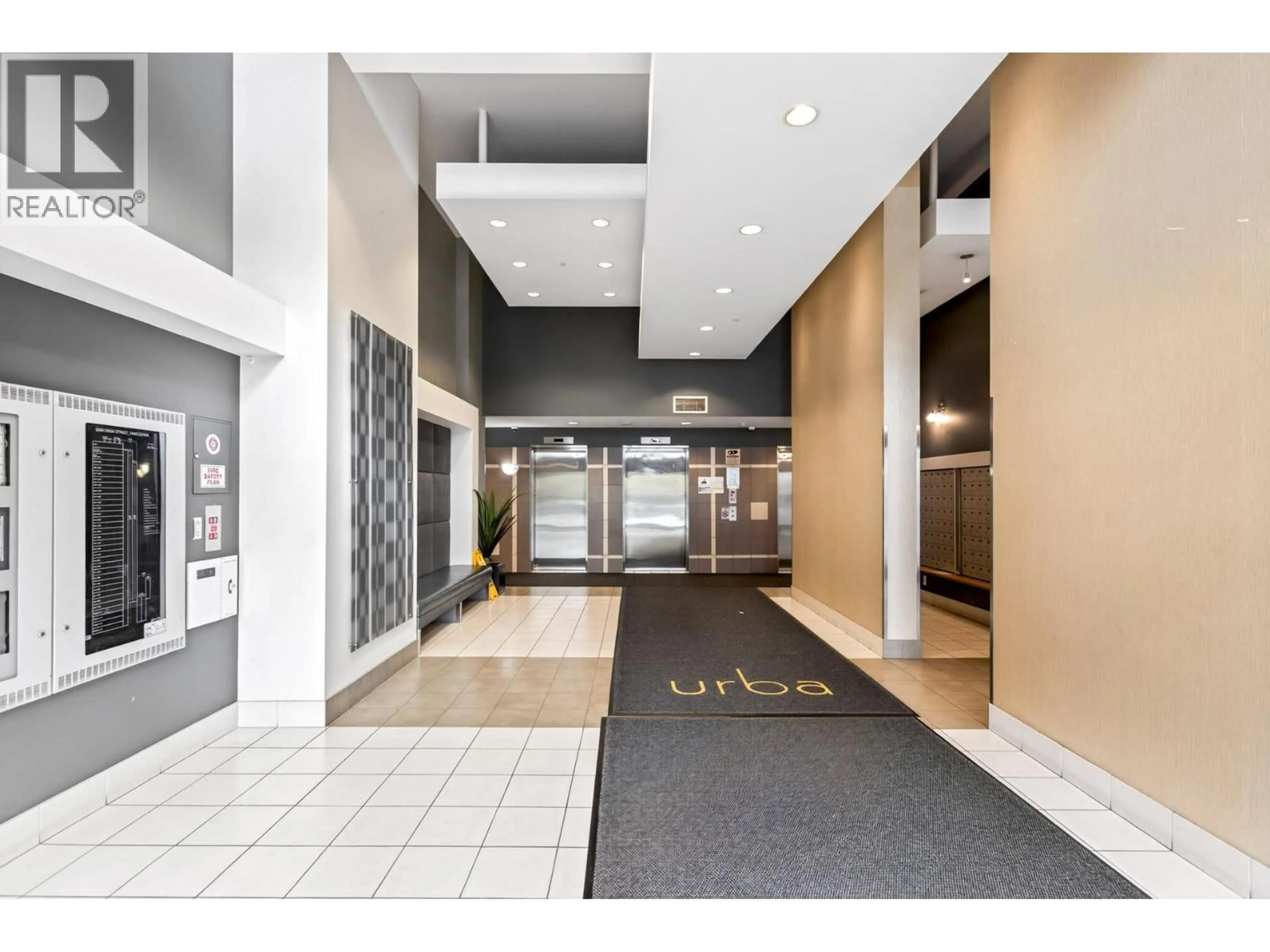 Indoor foyer for 2502 - 5380 OBEN STREET, Vancouver British Columbia V5R6H7