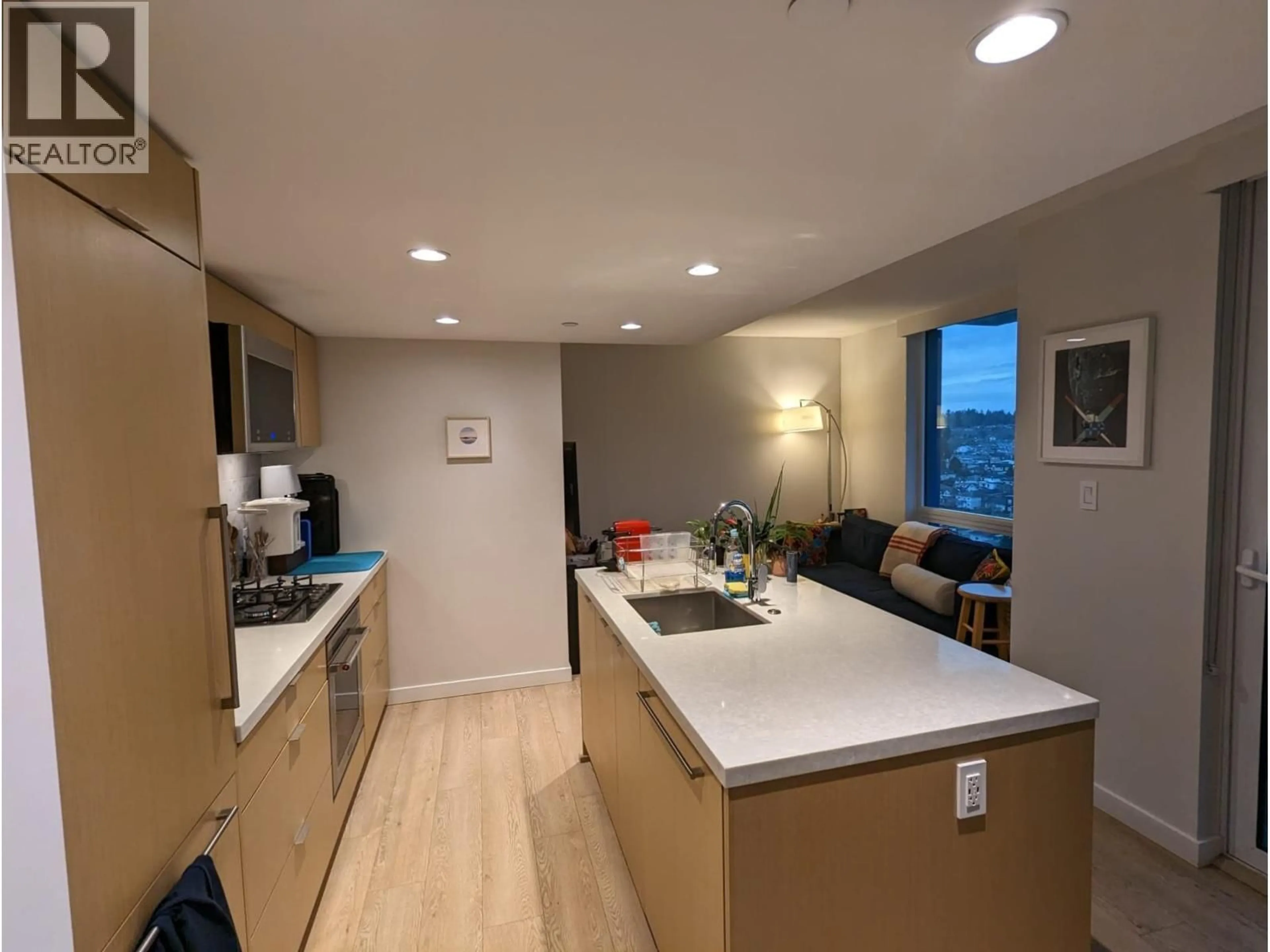 Open concept kitchen, unknown for 2004 - 8189 CAMBIE STREET, Vancouver British Columbia V6P0G6