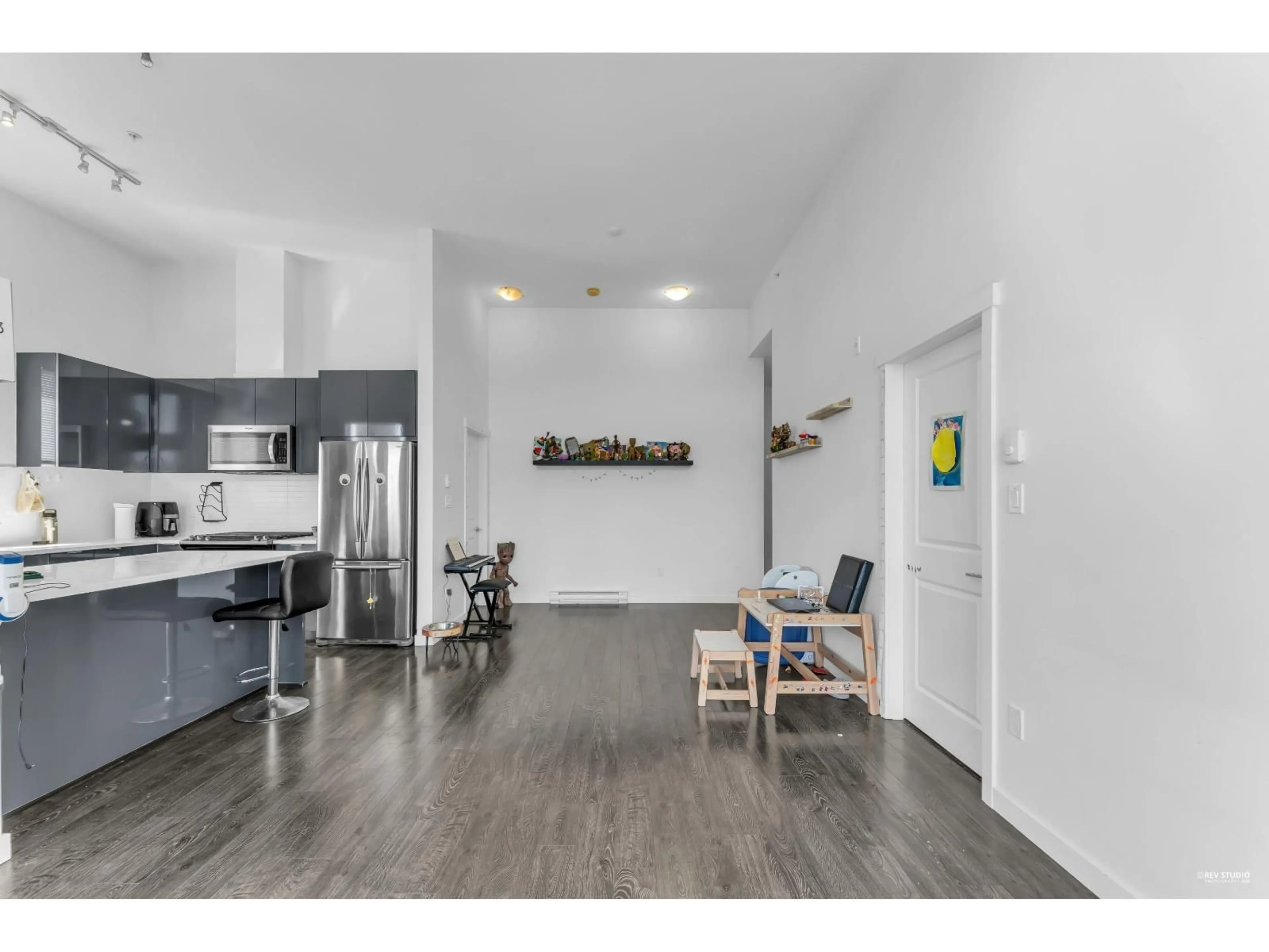 A pic of a room for 425 - 15138 34 AVENUE, Surrey British Columbia V3Z0Y5