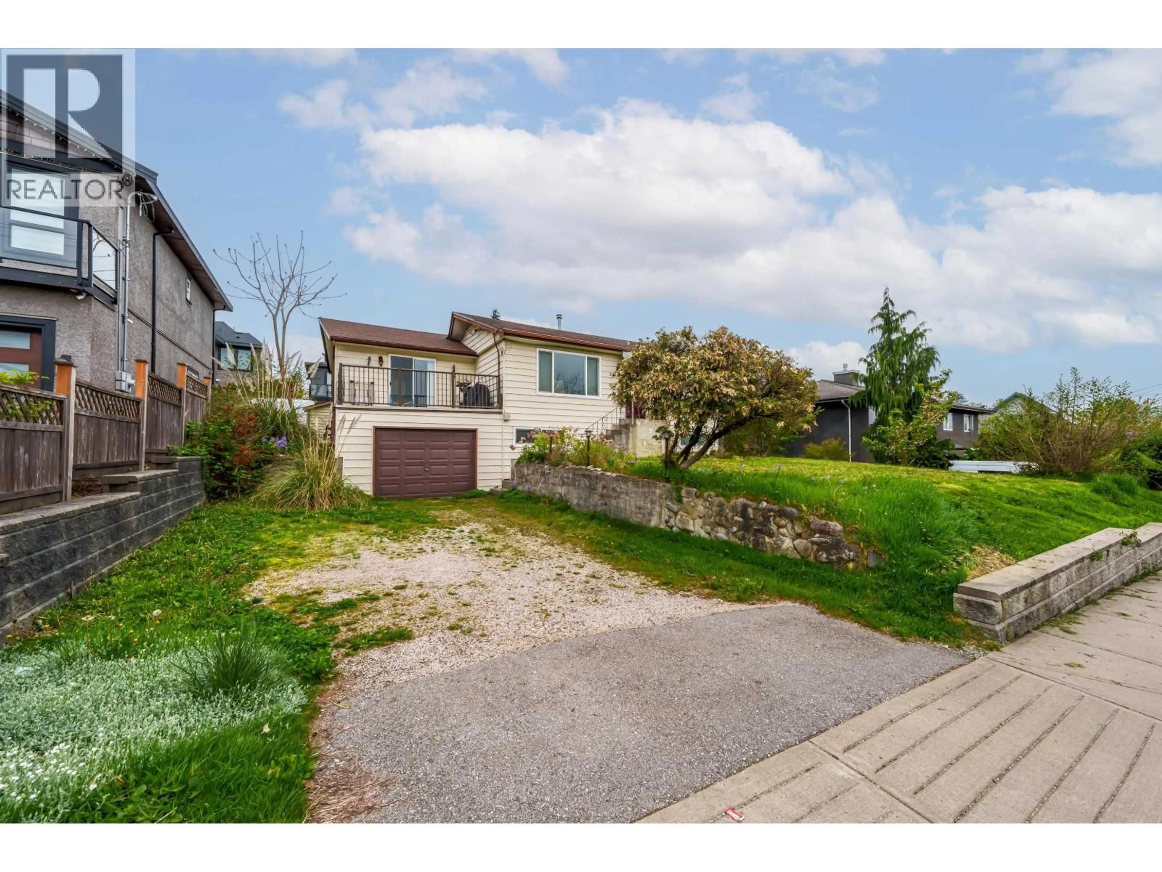 A pic from outside/outdoor area/front of a property/back of a property/a pic from drone, street for 2151 DAWES HILL ROAD, Coquitlam British Columbia V3K1N2
