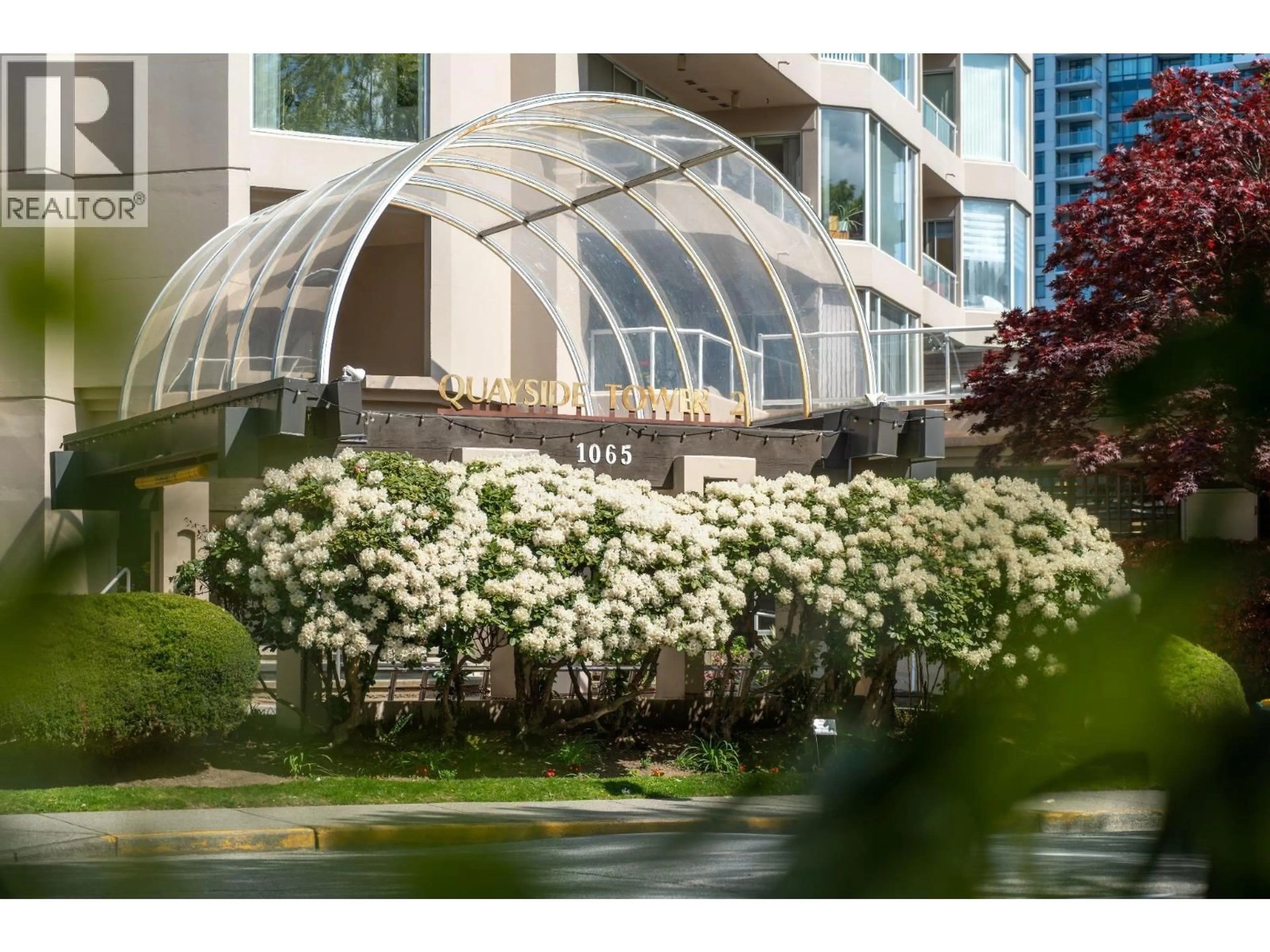 Indoor foyer for 504 - 1065 QUAYSIDE DRIVE, New Westminster British Columbia V3M1C5