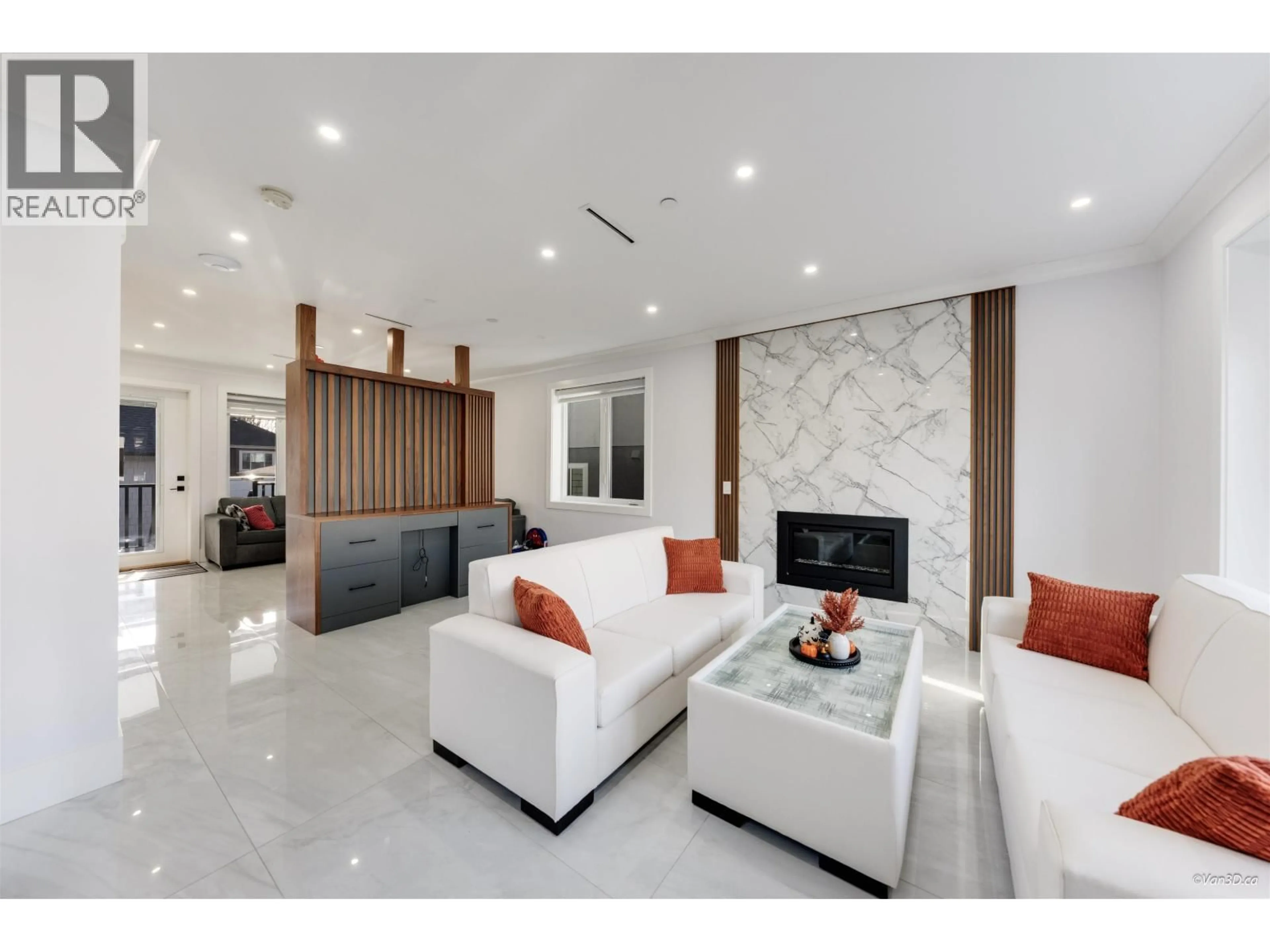 Living room with furniture, ceramic/tile floor for 1 - 926 58TH AVENUE, Vancouver British Columbia V5X1W5