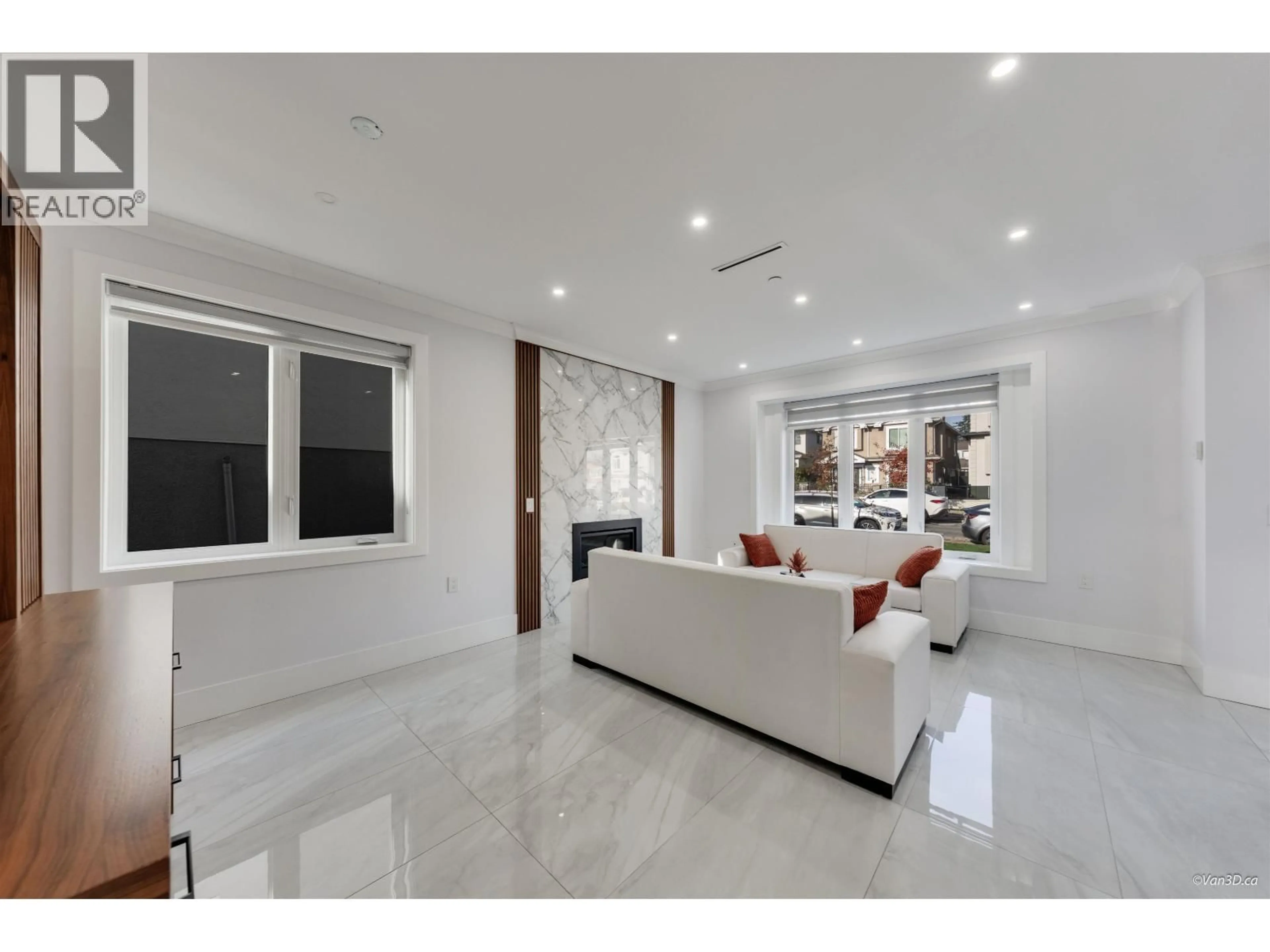 Unknown for 1 - 926 58TH AVENUE, Vancouver British Columbia V5X1W5