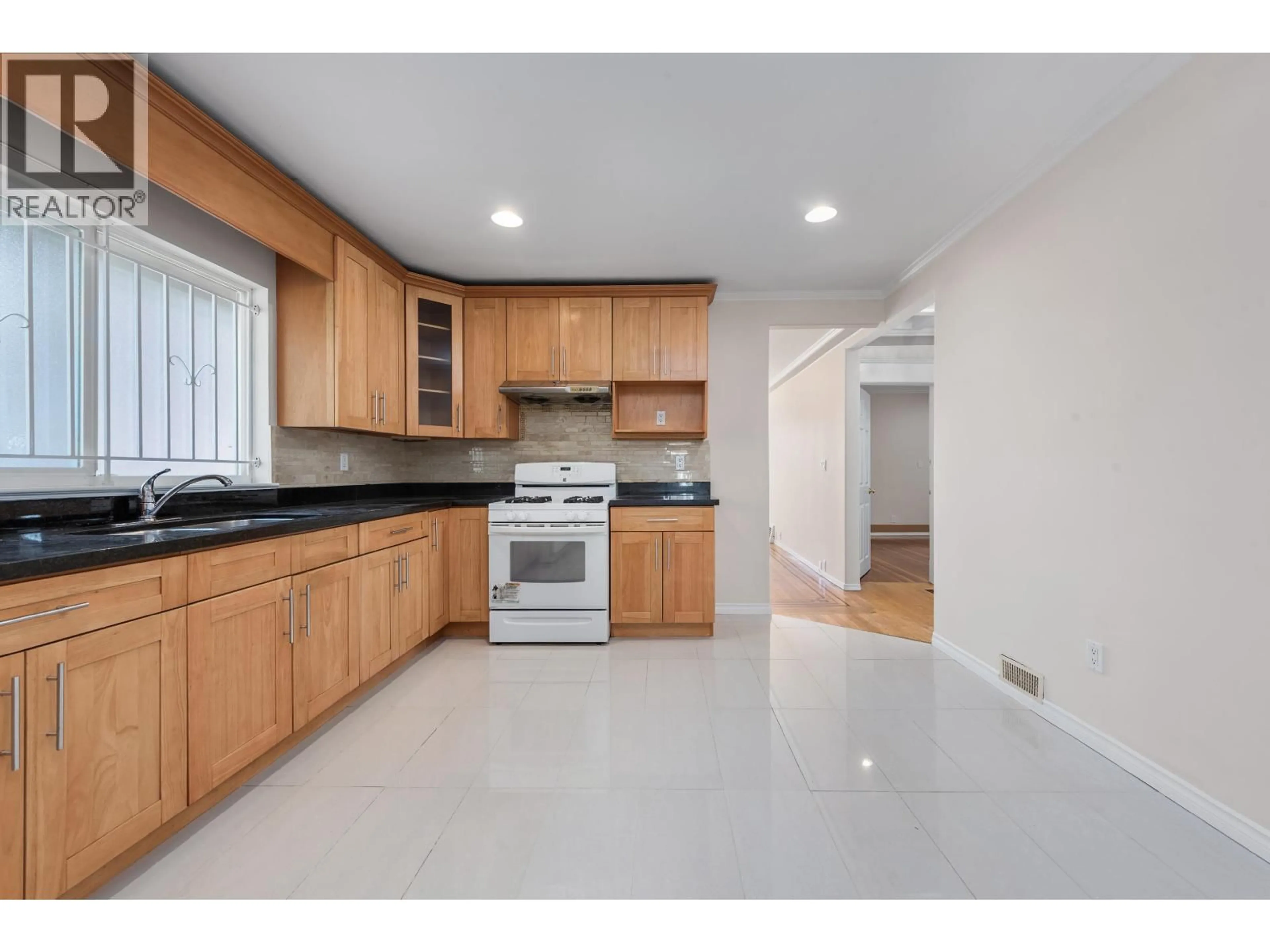 Unknown for 153 MARINE DRIVE, Vancouver British Columbia V5X2S2