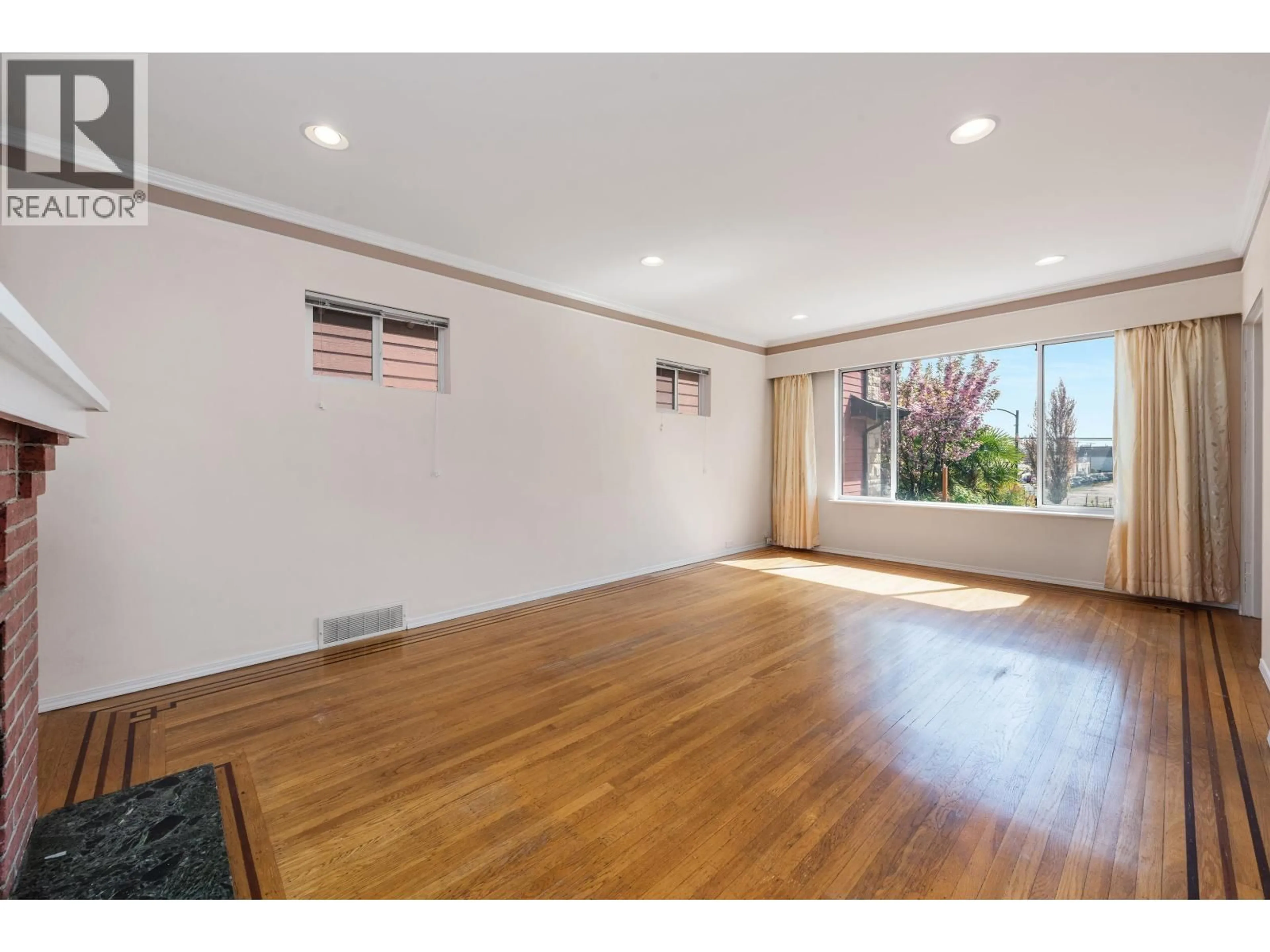 A pic of a room for 153 MARINE DRIVE, Vancouver British Columbia V5X2S2