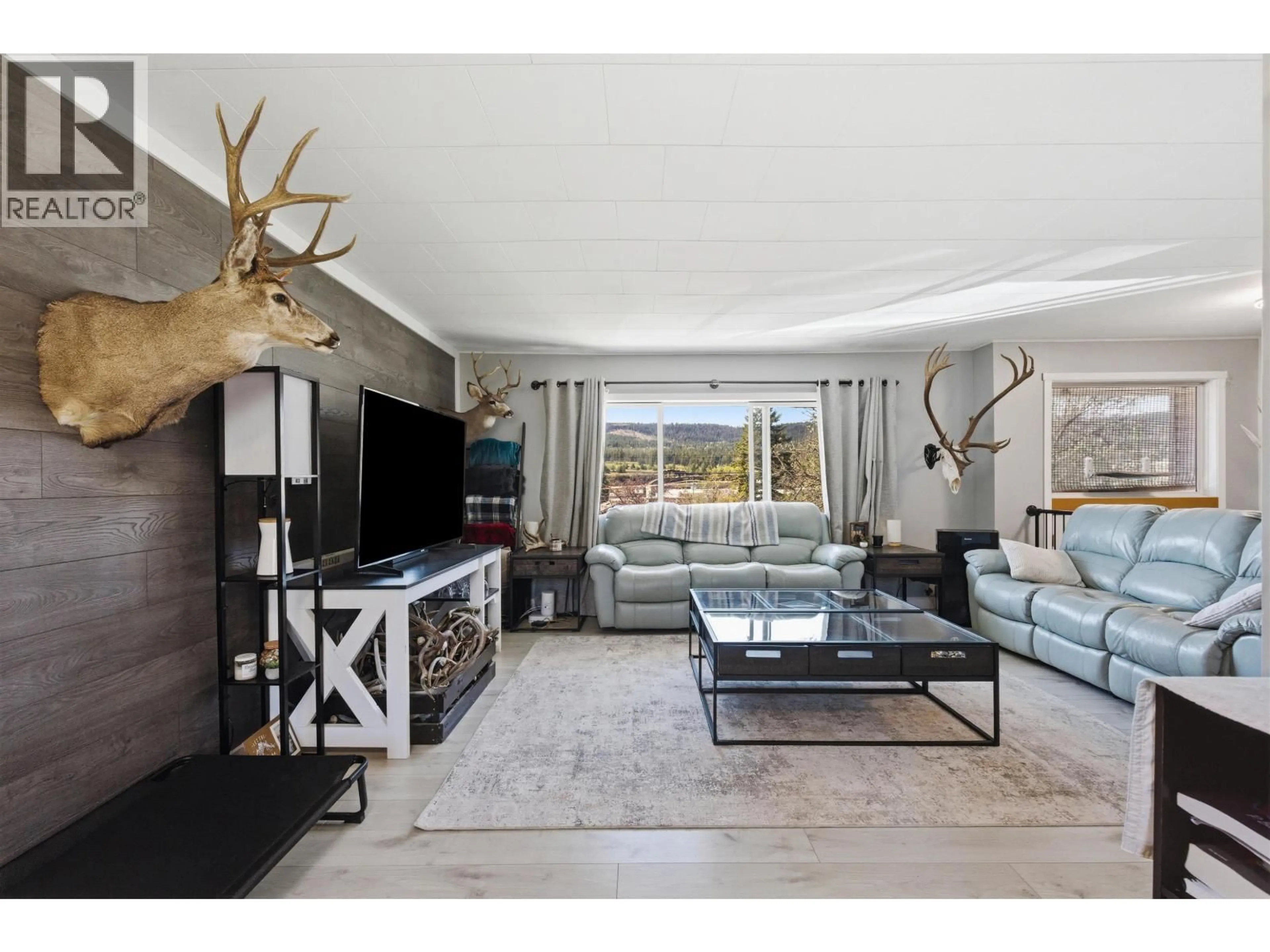 Living room with furniture, unknown for 548 PINCHBECK STREET, Williams Lake British Columbia V2G1E7