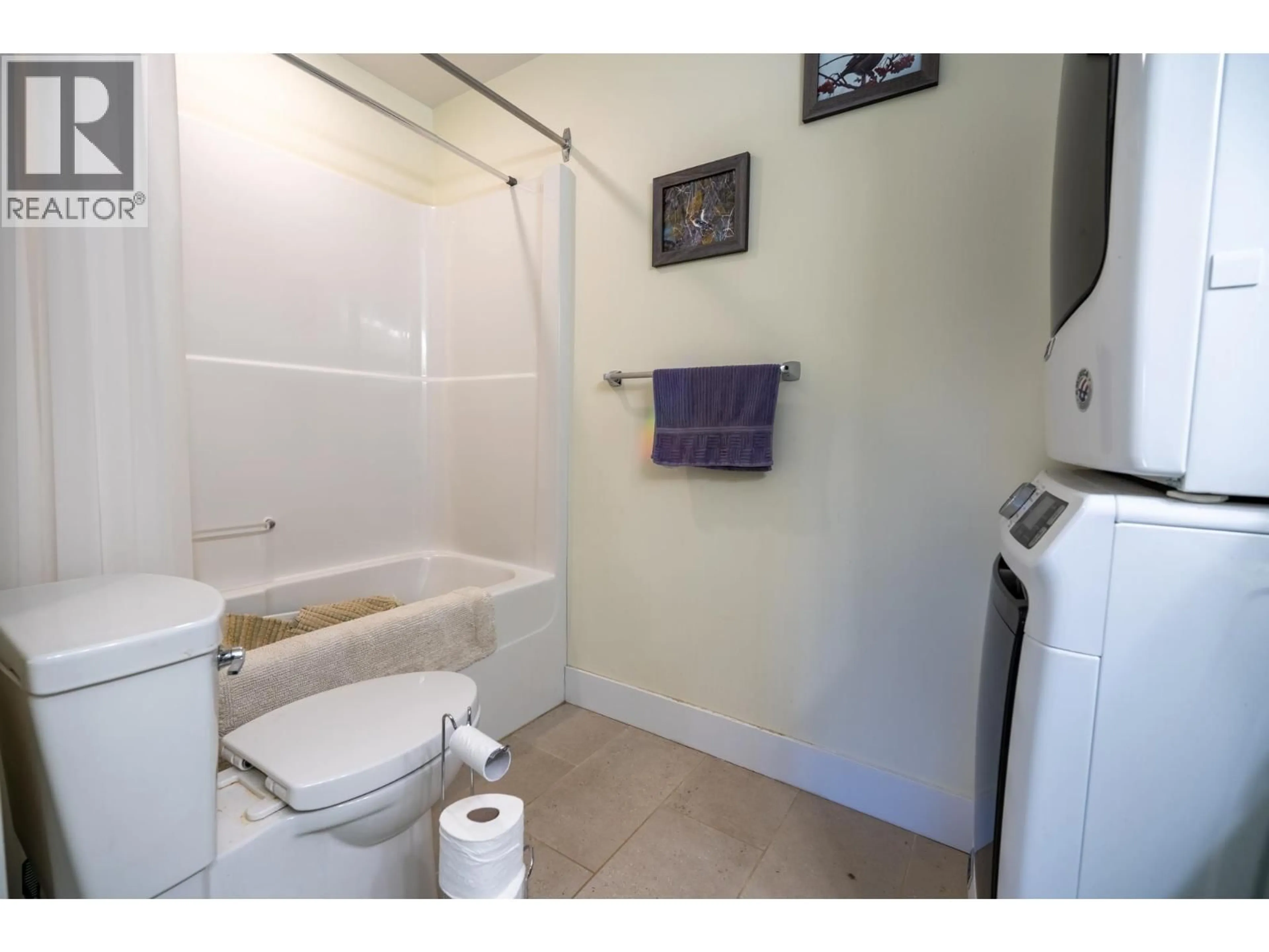 Standard bathroom, unknown for 2077 SOMMERVILLE ROAD, Prince George British Columbia V2N6T6