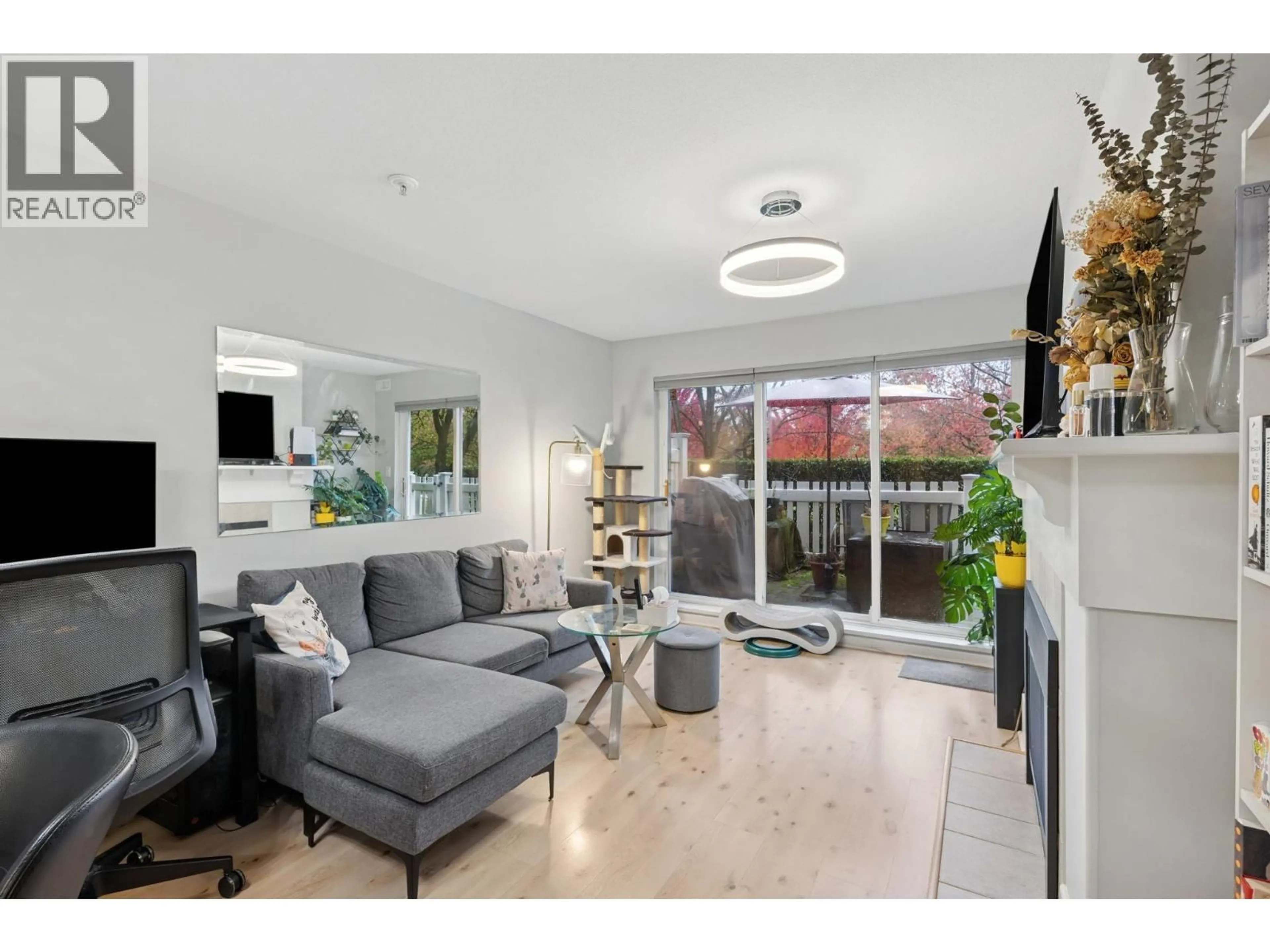 Living room with furniture, unknown for 110 - 5900 DOVER CRESCENT, Richmond British Columbia V7C5R4