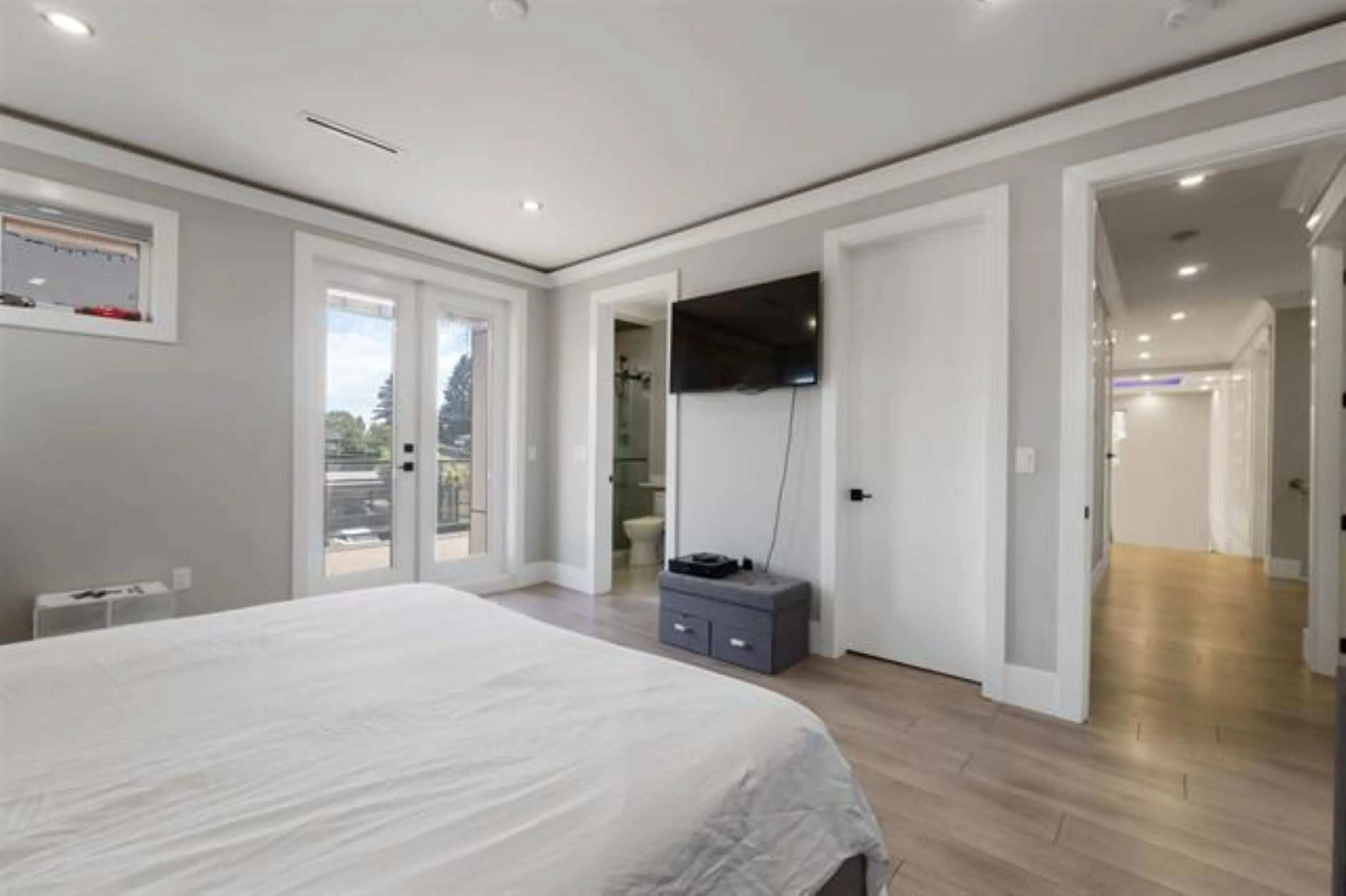 A pic of a room for 32235 PINEVIEW AVENUE, Abbotsford British Columbia V2T1R2