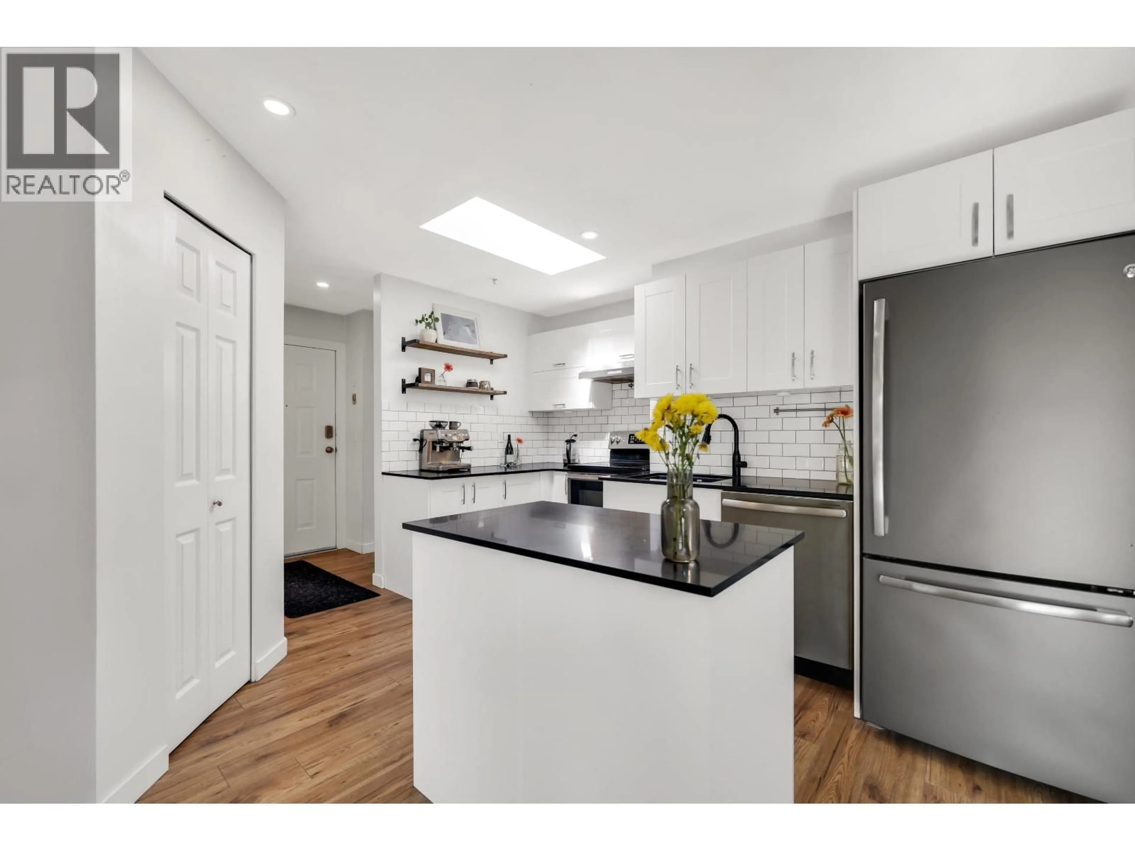 Open concept kitchen, unknown for C311 - 40140 WILLOW CRESCENT, Squamish British Columbia V8B0M1