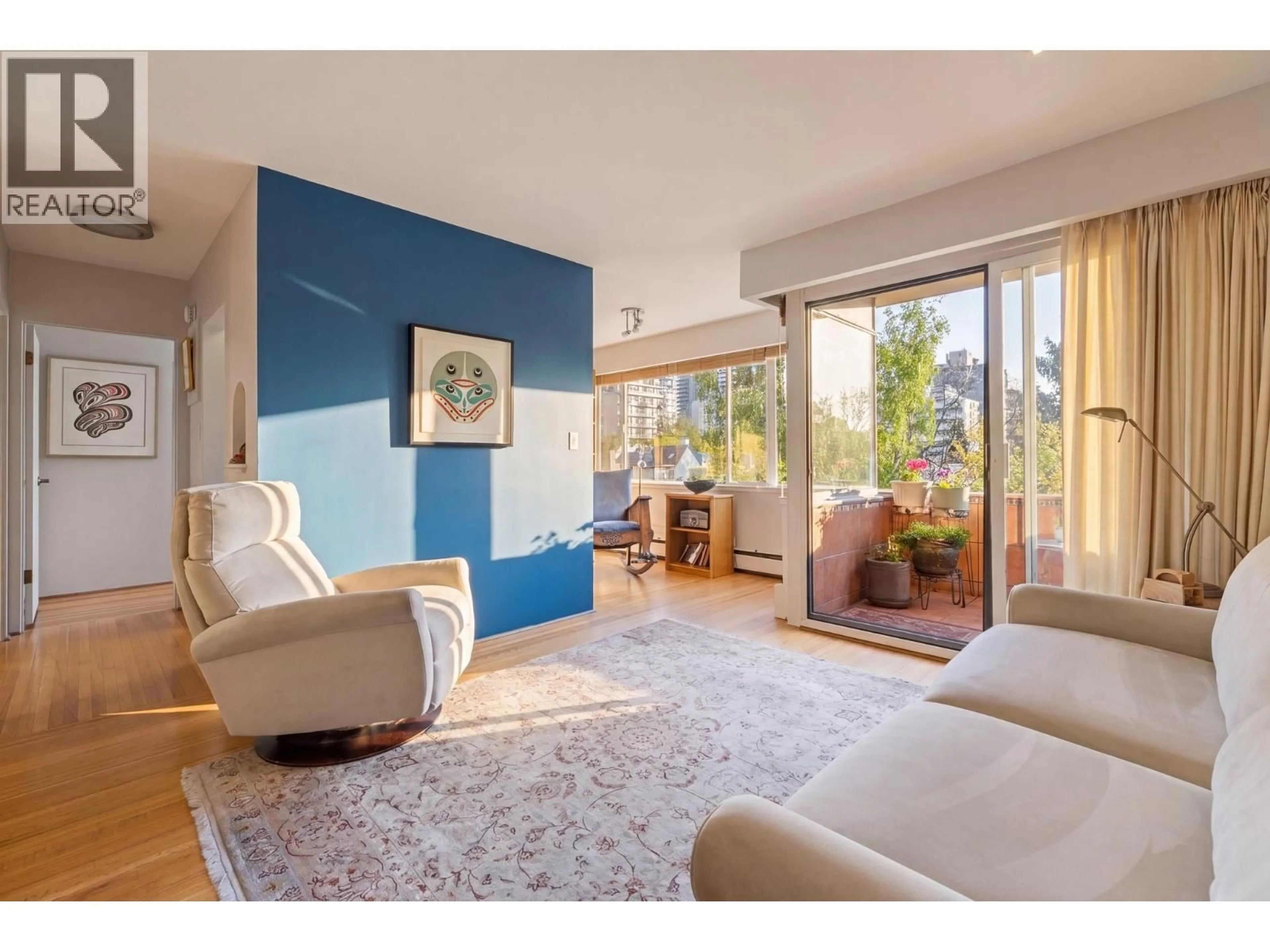 Living room with furniture, unknown for 602 - 1315 CARDERO STREET, Vancouver British Columbia V6G2J2