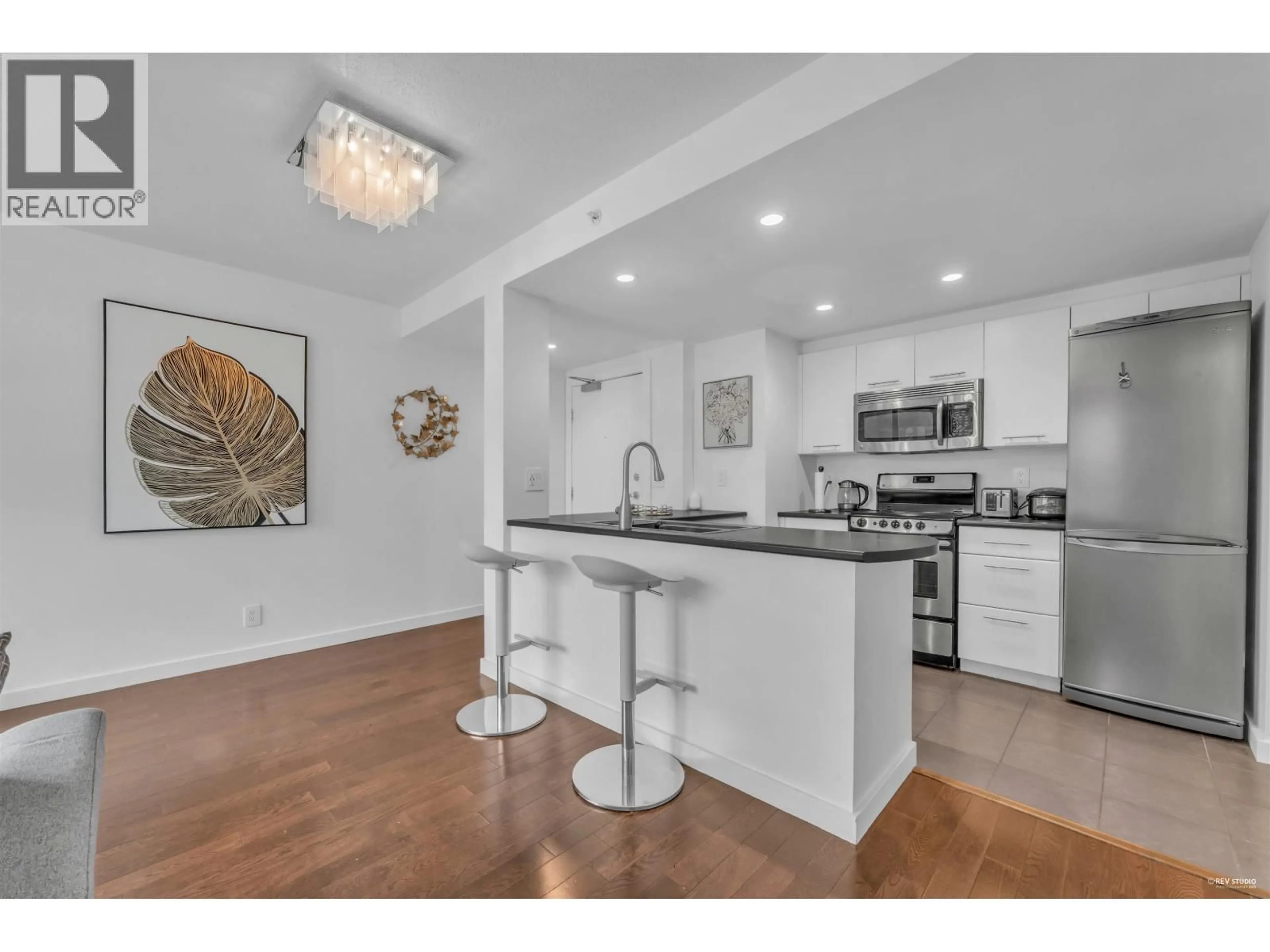 Open concept kitchen, unknown for 2106 - 1331 GEORGIA STREET, Vancouver British Columbia V6E4P1