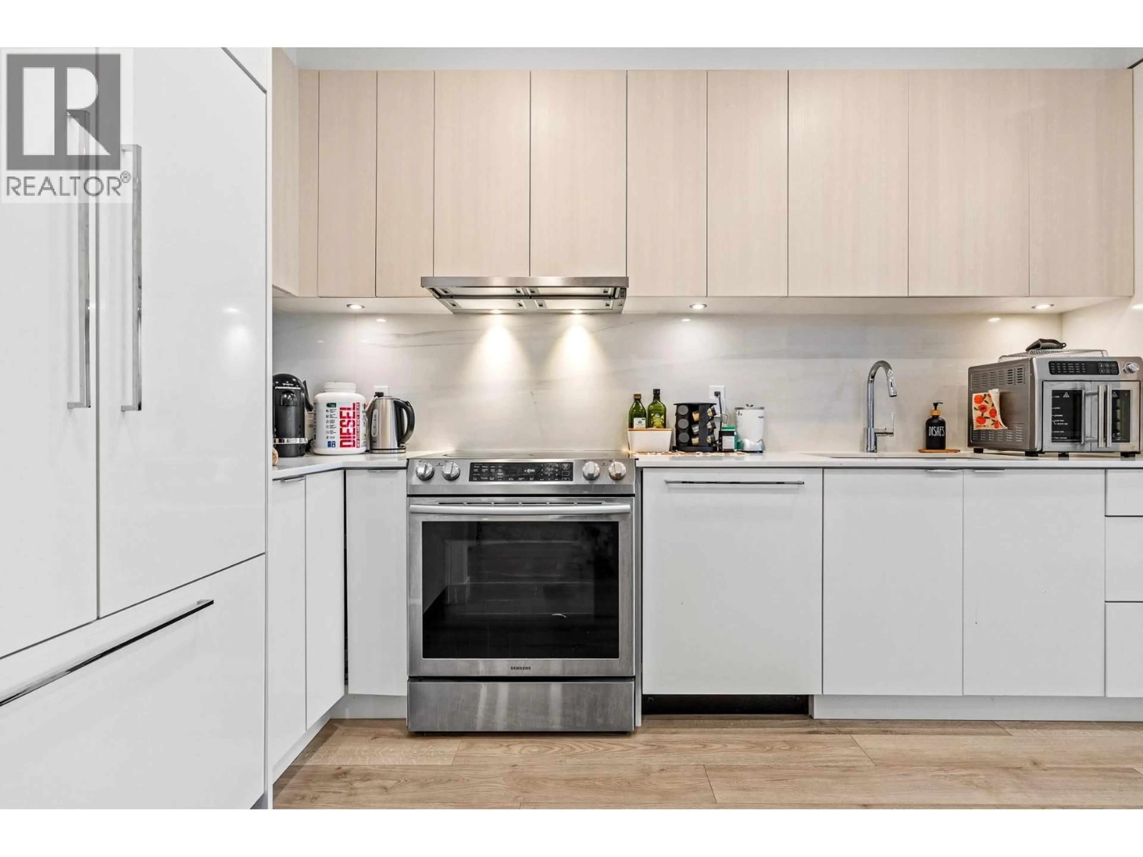 Standard kitchen, wood/laminate floor for 215 - 1892 STARLING DRIVE, Tsawwassen British Columbia V4M0C7